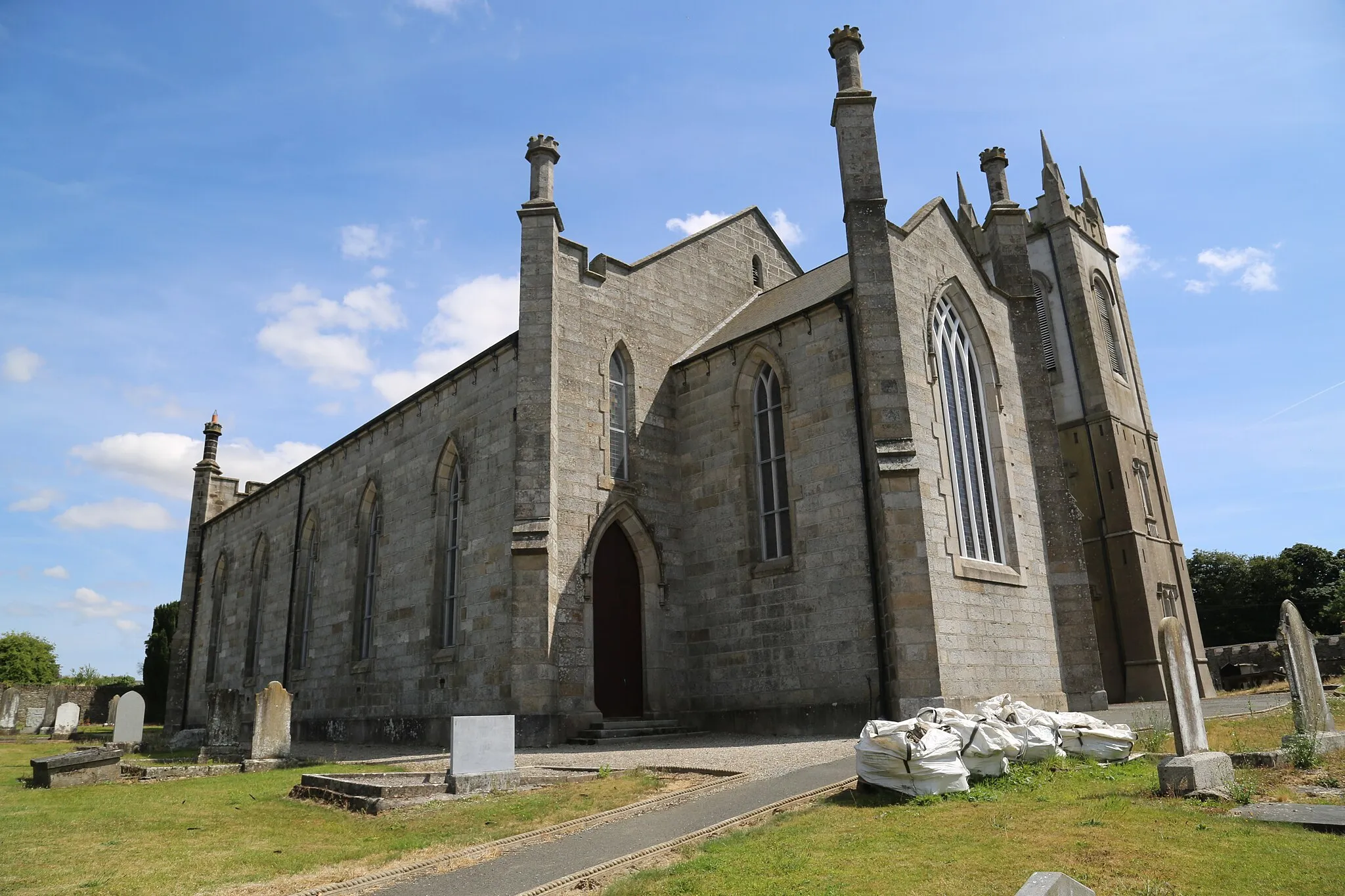 Photo showing: Carnew, All Saints Church.