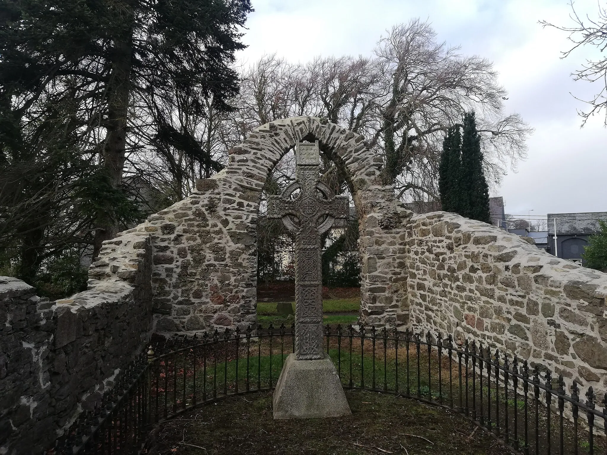 Photo showing: Cross in Hospitaller church, Johnstown Co Kildare