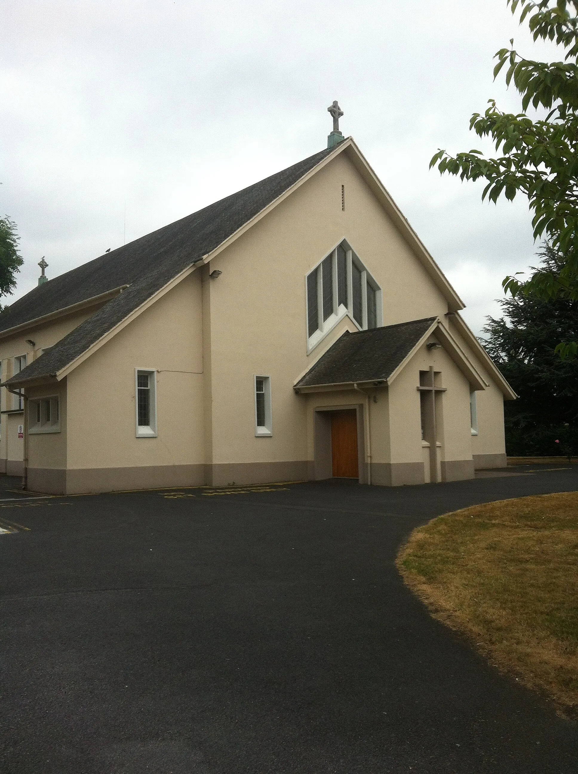 Photo showing: This is a photograph of the church in Palmerstown, Co. Dublin