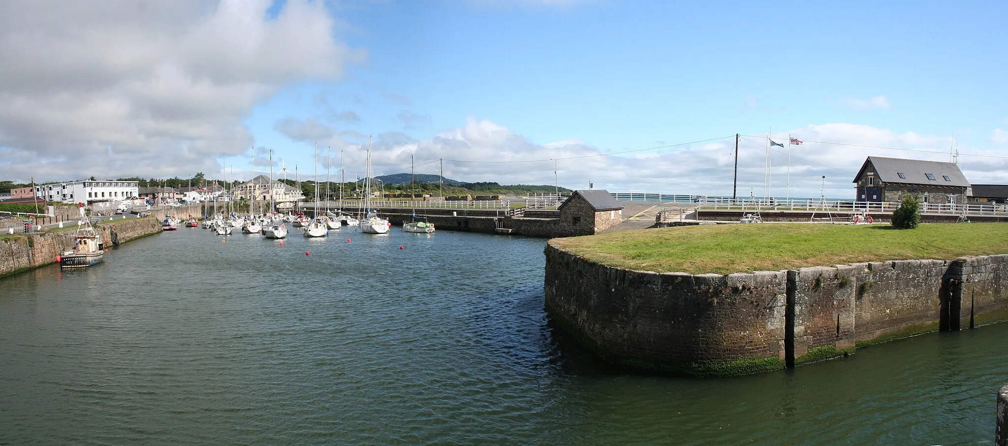 Photo showing: Harbour of Courtown / Ireland