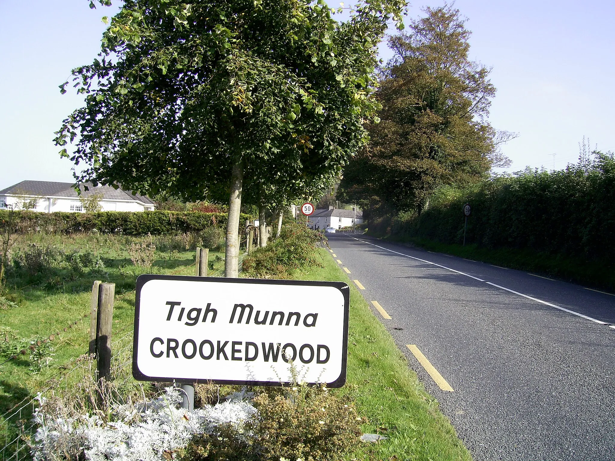 Photo showing: Paneau Crookedwood