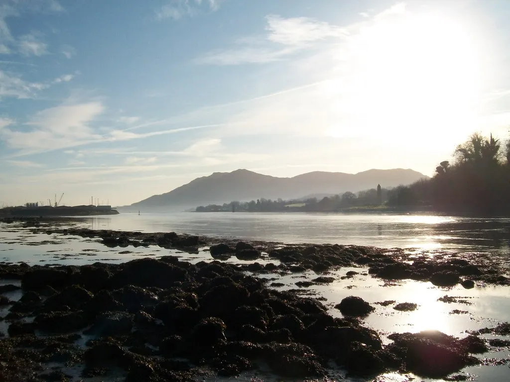 Photo showing: Misty morning at Narrow Water