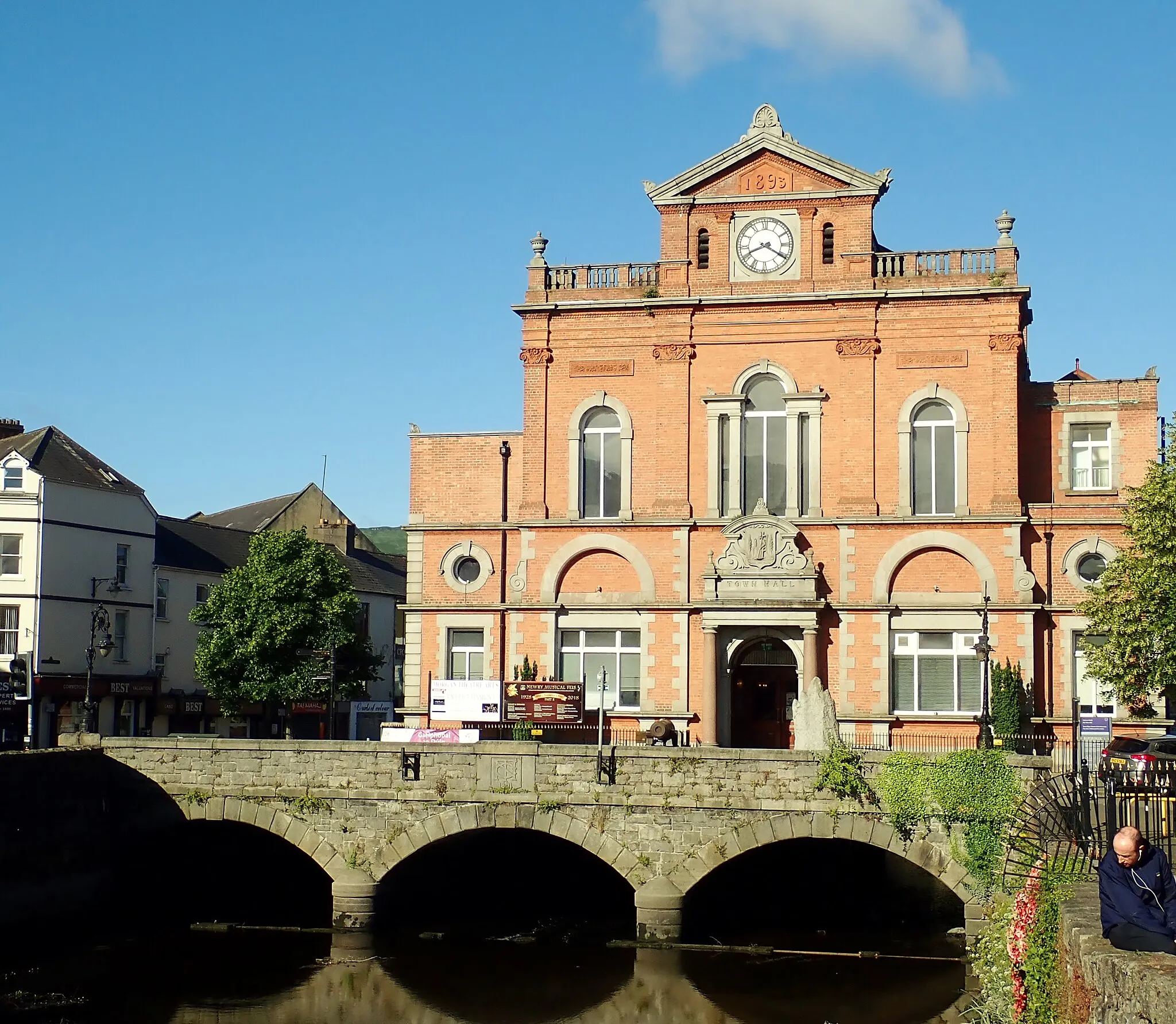 Photo showing: The City Hall, Newry