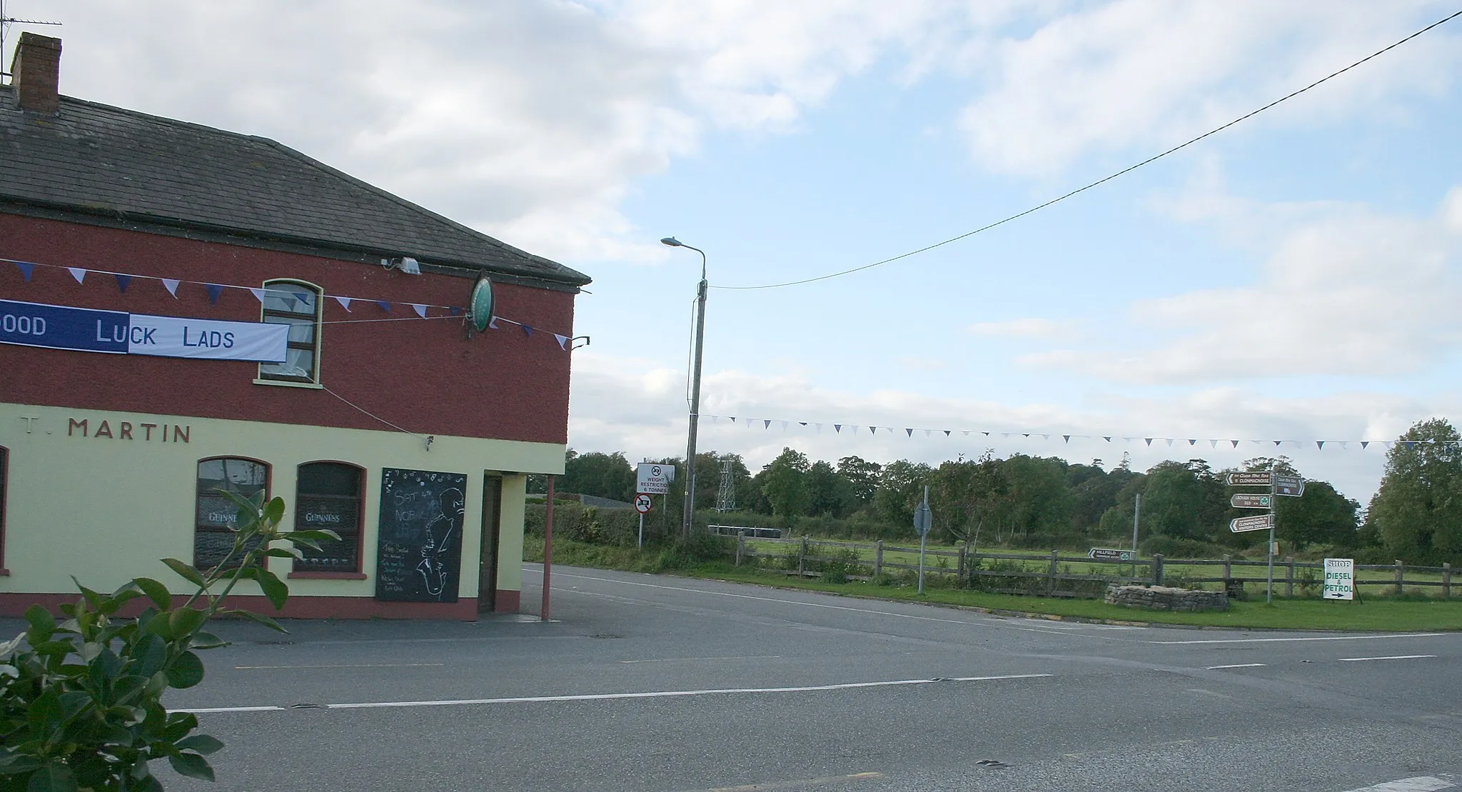 Photo showing: Doon, County Offaly, near to Doon Cross Road, Togher and  Eskerbreague, Offaly, Ireland. The R444 crosses the N62 at Doon crossroads.