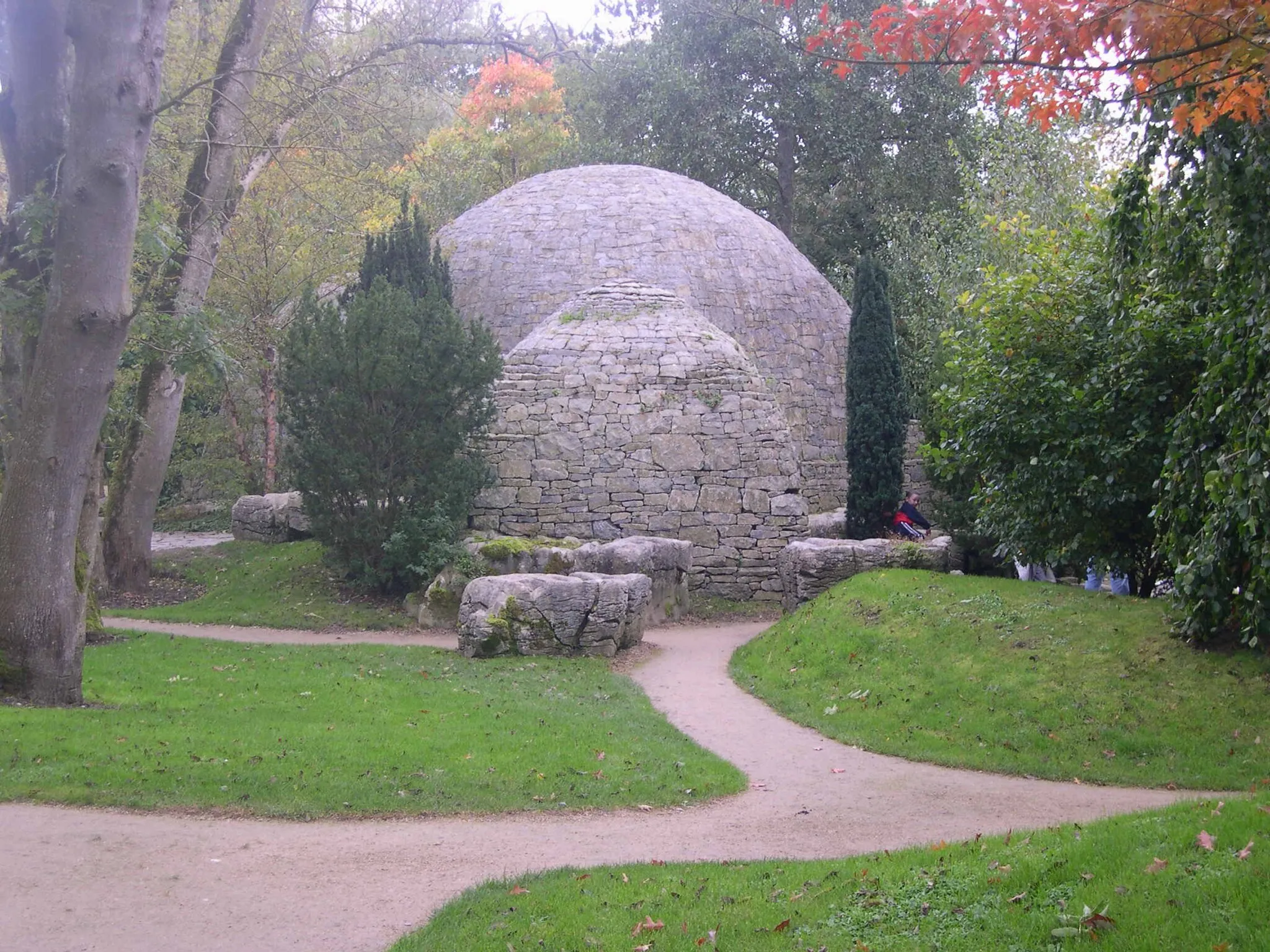 Photo showing: This is an image of St Fiachra's Garden in Kildare town
Credit: A Peter Clarke image