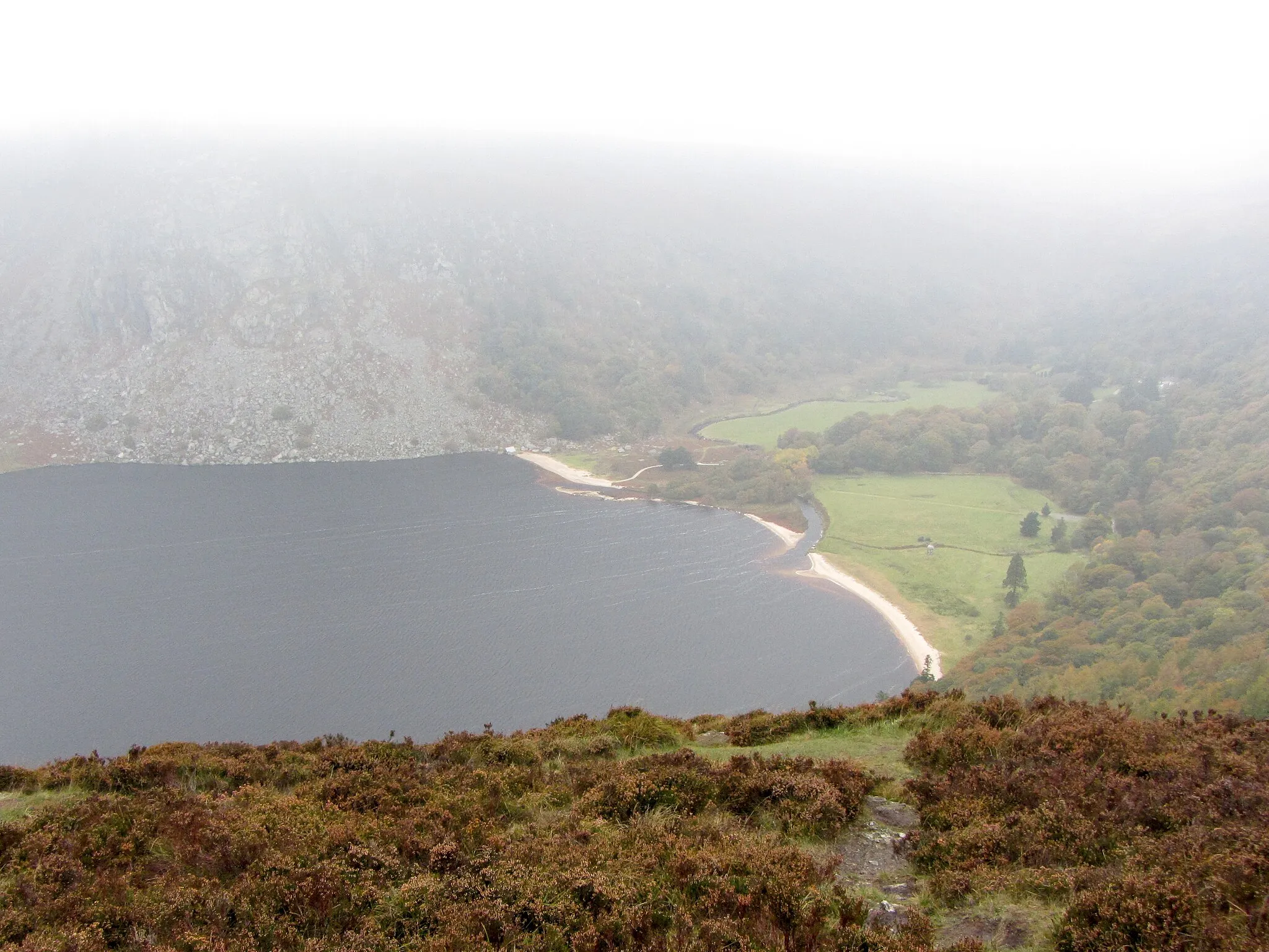 Photo showing: View over Loch Tay