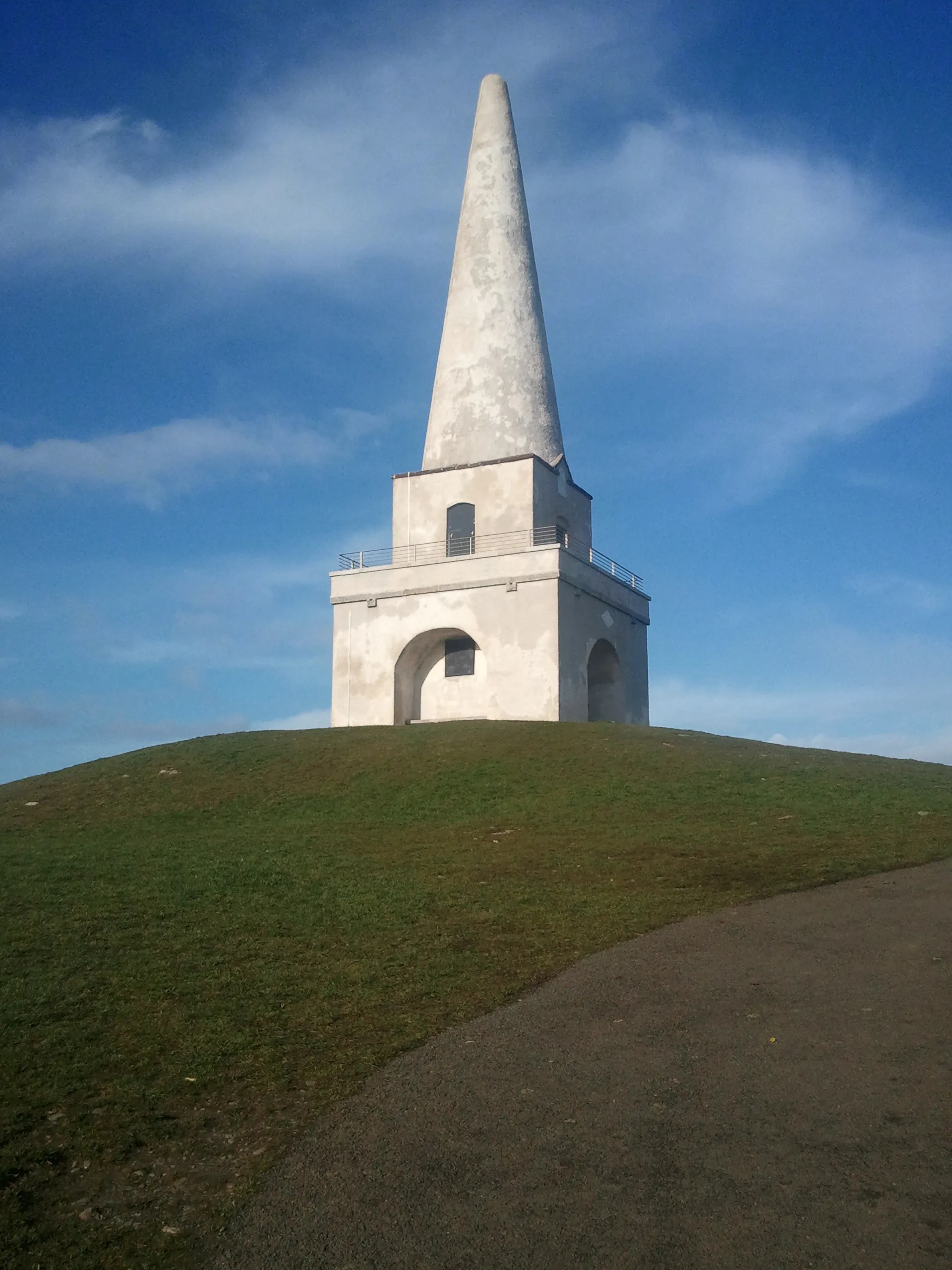 Photo showing: Obelisk on the top of Killiney Hill in Ireland, south of Dublin.