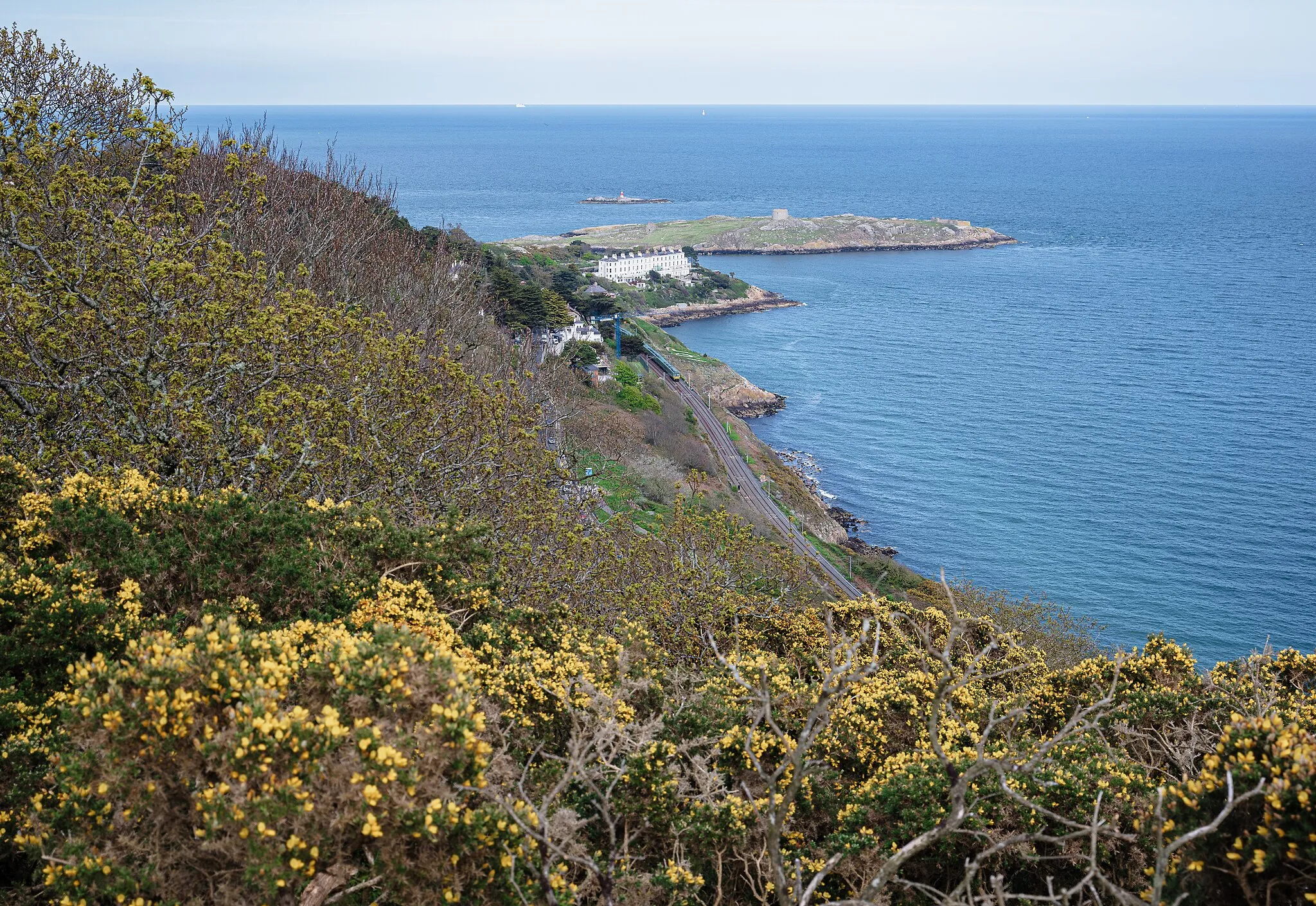 Photo showing: Dalkey Island and Killiney Hill