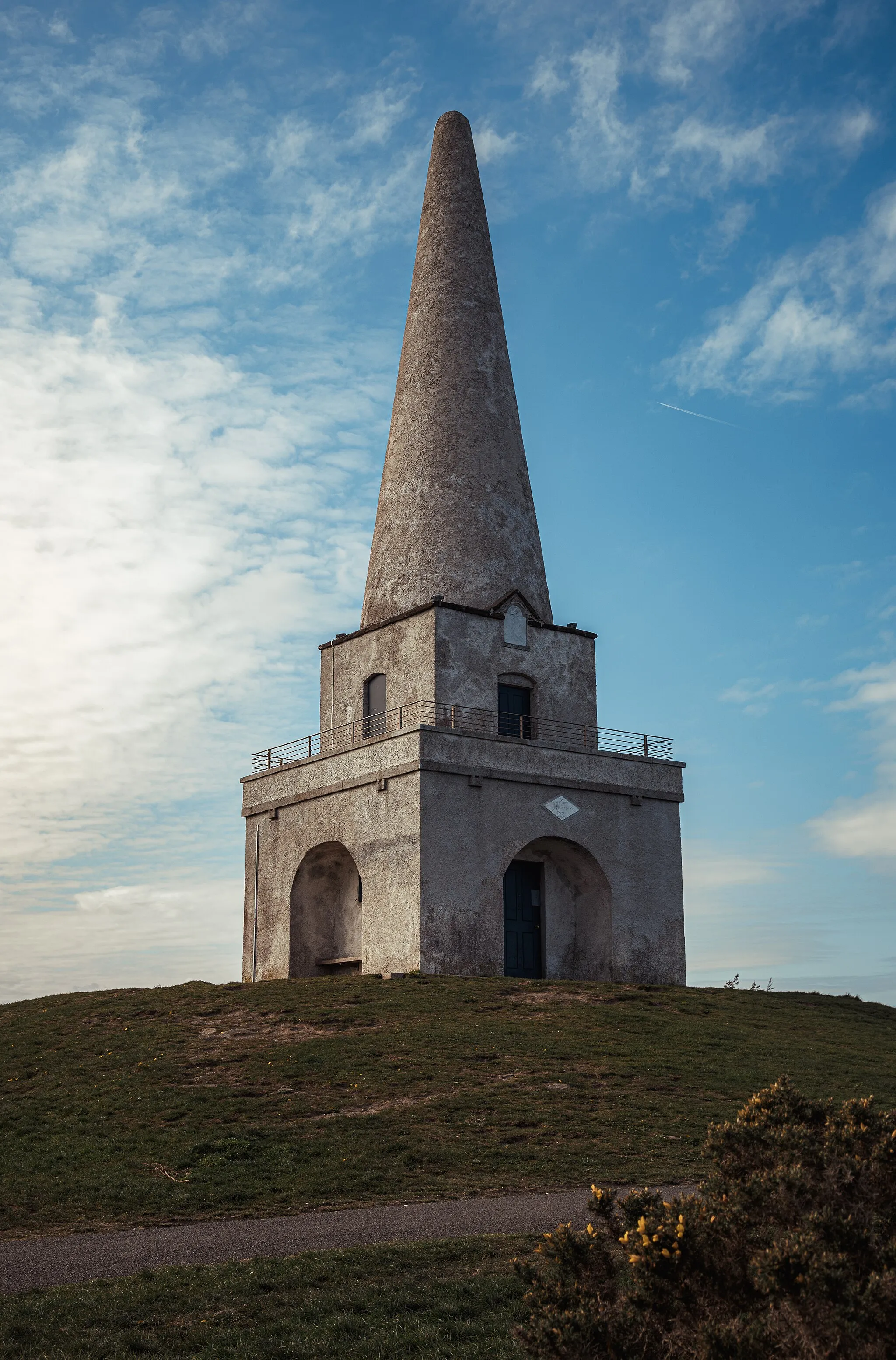 Photo showing: Killiney Hill obelisk, Killiney, Co. Dublin