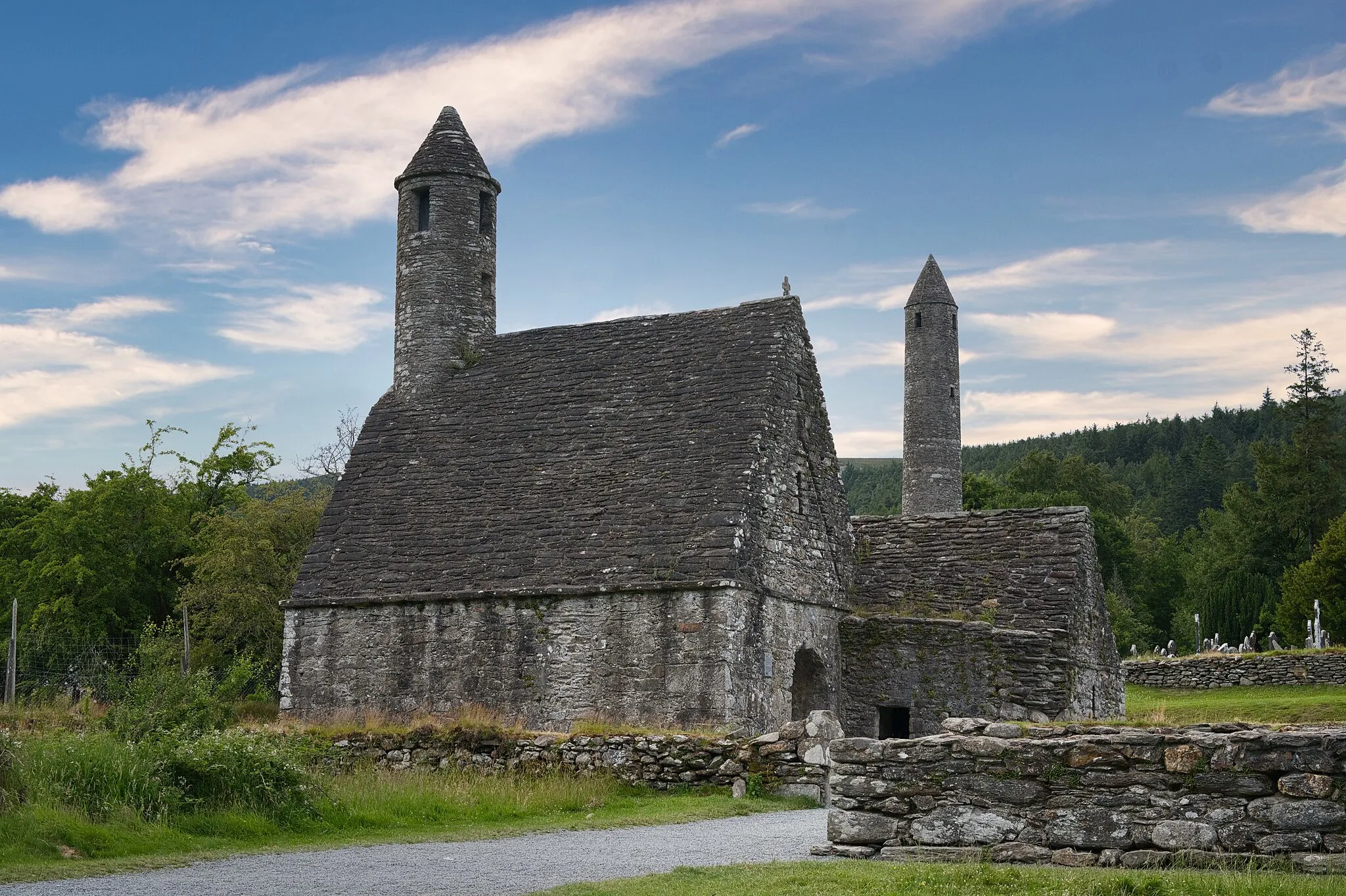 Photo showing: St. Kevin's Kitchen in Glendalough, Co. Wicklow.