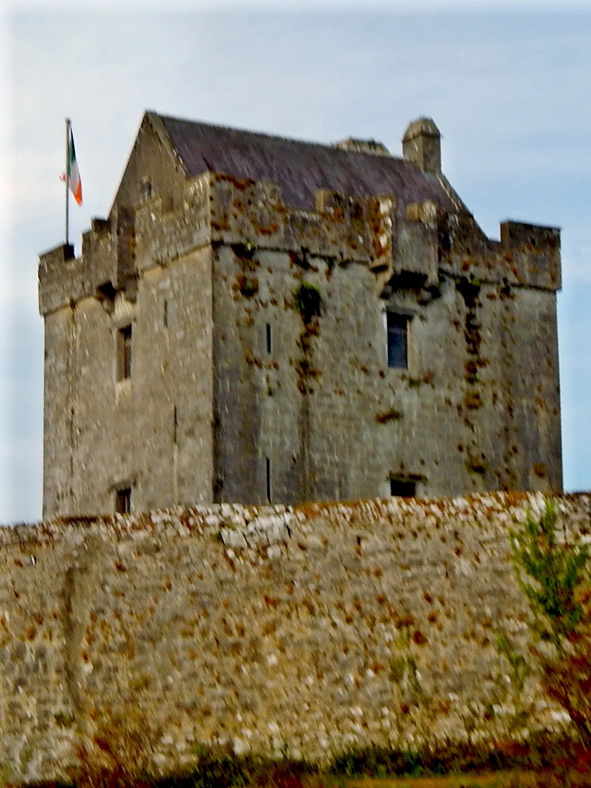 Photo showing: Dunguaire Castle along N67 east of Kinvarra