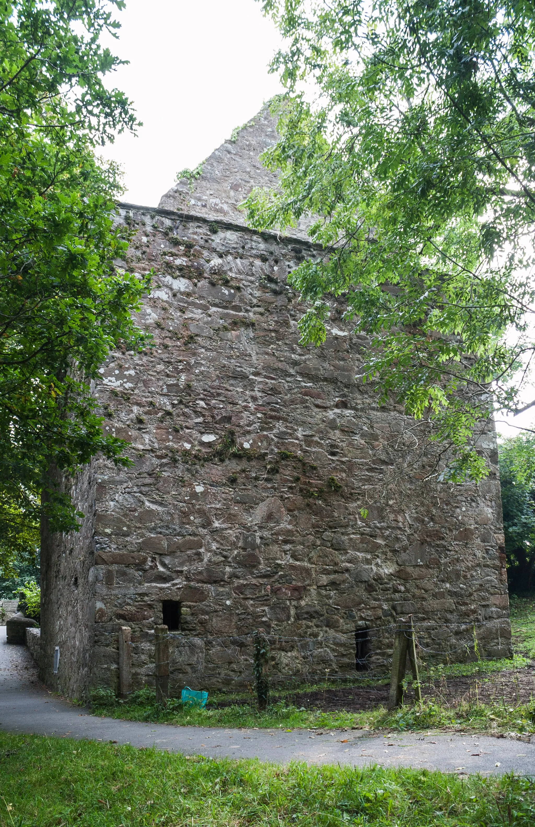 Photo showing: North view of Buncrana Castle.