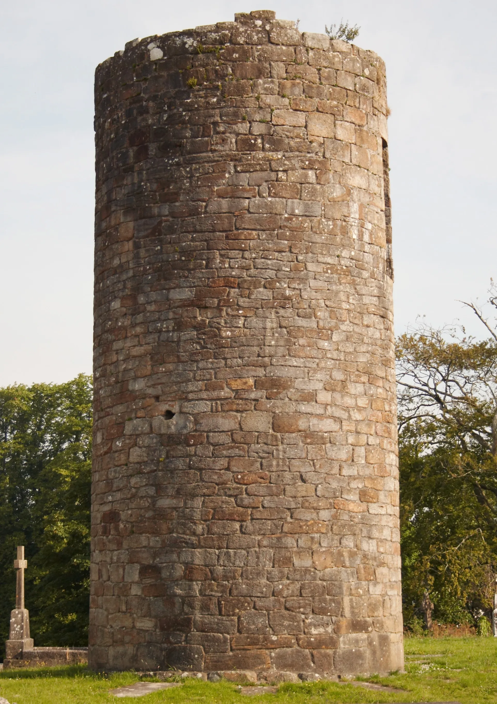 Photo showing: Balla round tower