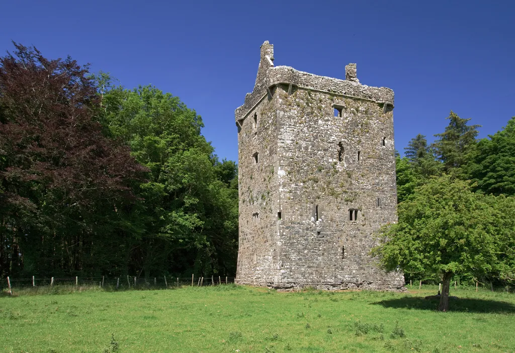 Photo showing: Feartagar Castle