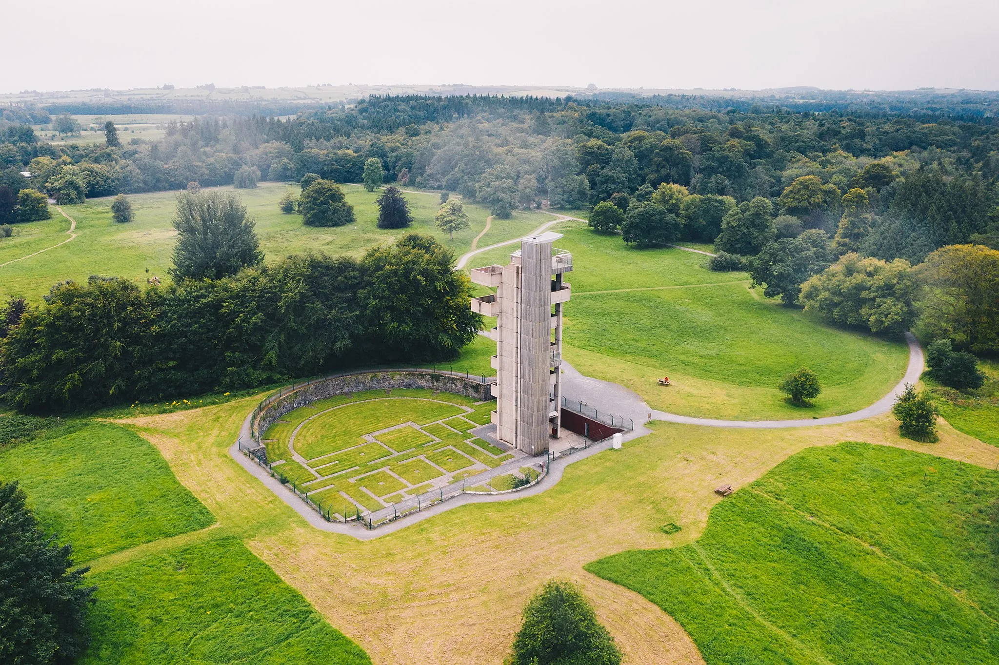 Photo showing: Brutalist style viewing Moylurg Tower