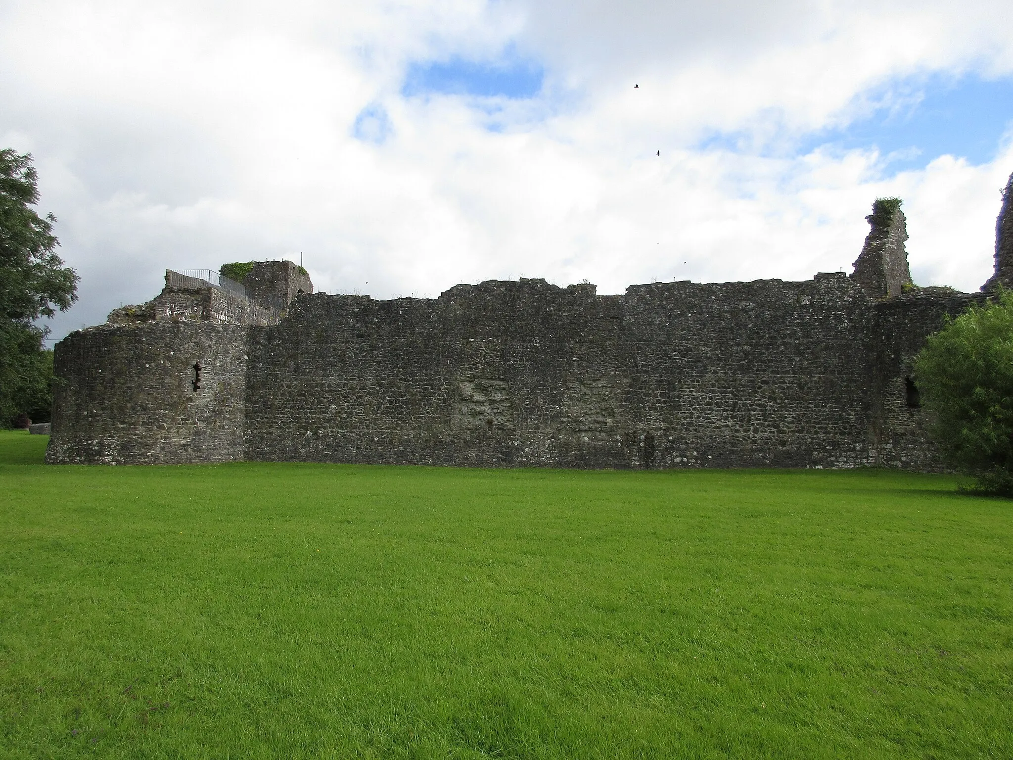 Photo showing: Ballymote Castle