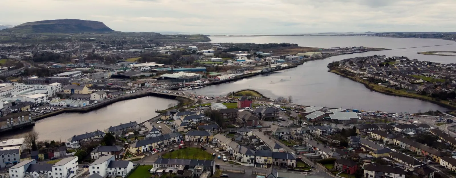 Photo showing: Photo of Sligo Harbour looking west towards Sligo Bay, Ireland.