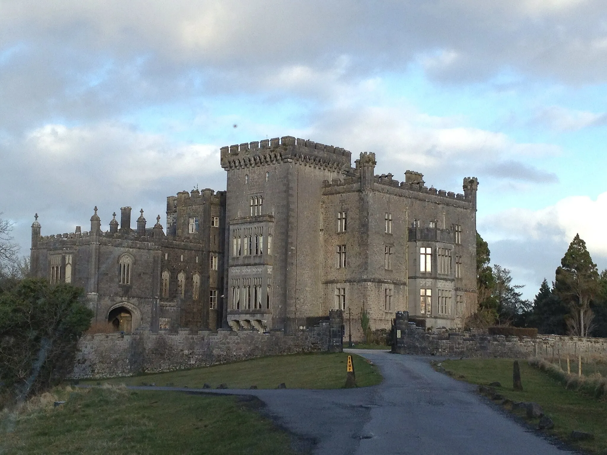 Photo showing: Markree Castle
