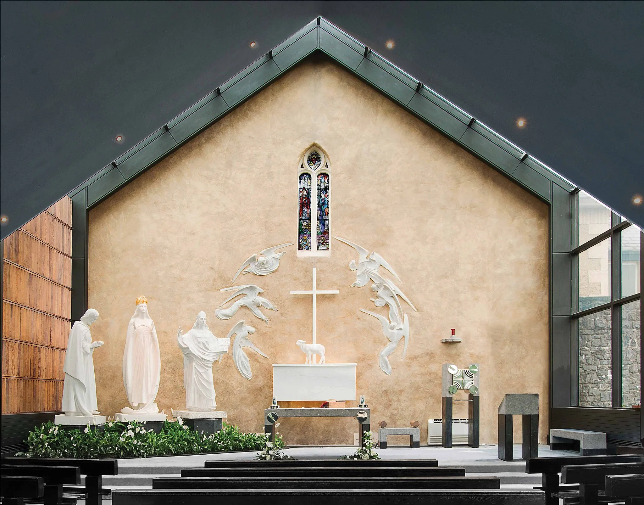 Photo showing: The Apparition Chapel at Knock Shrine, Co Mayo, Ireland