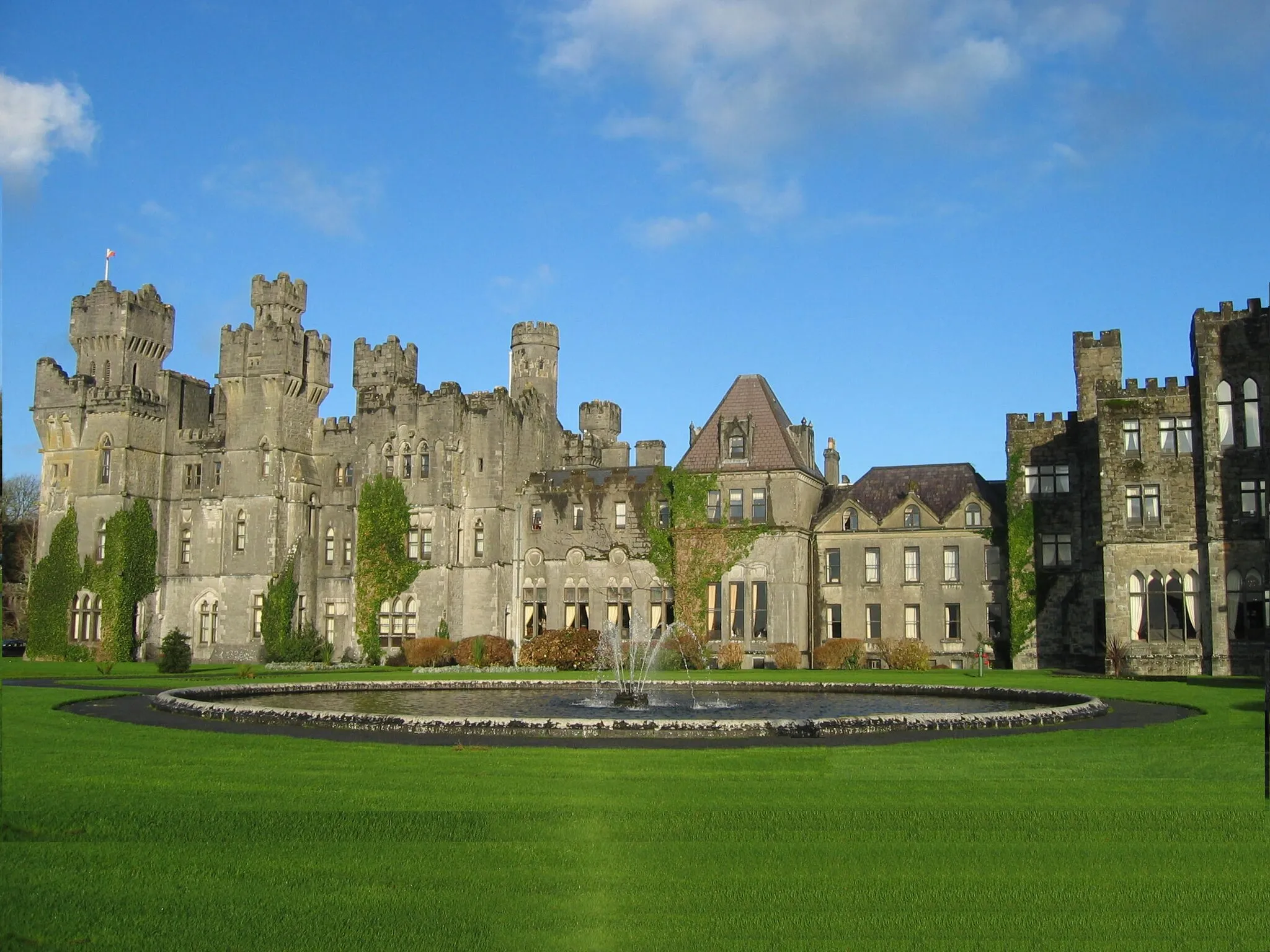 Photo showing: Ashford Castle in County Mayo, Ireland