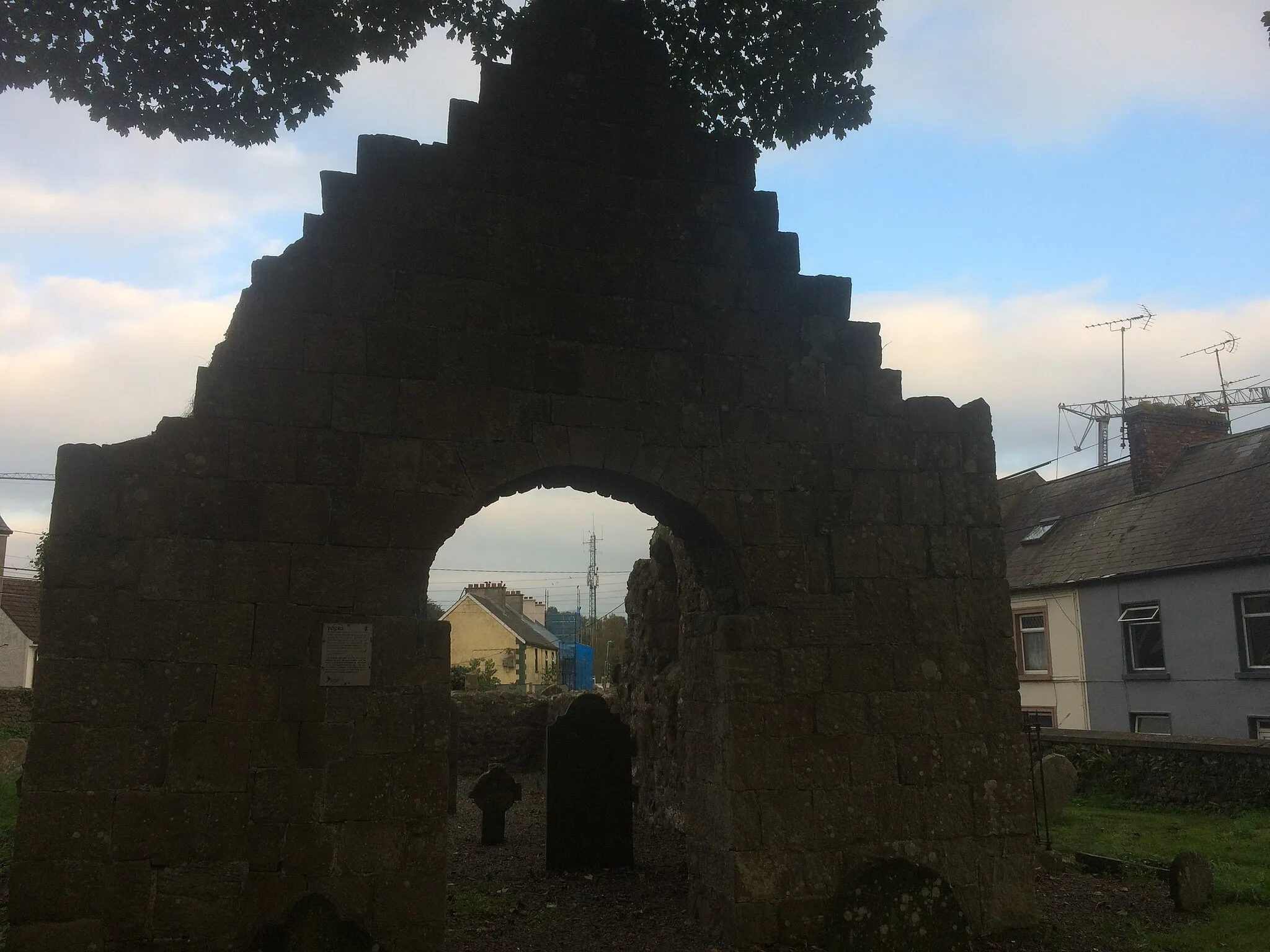 Photo showing: Clones Abbey