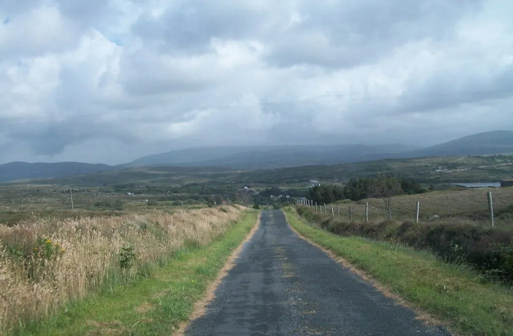 Photo showing: The moorland road from Dunglow at Drumlaghdrid