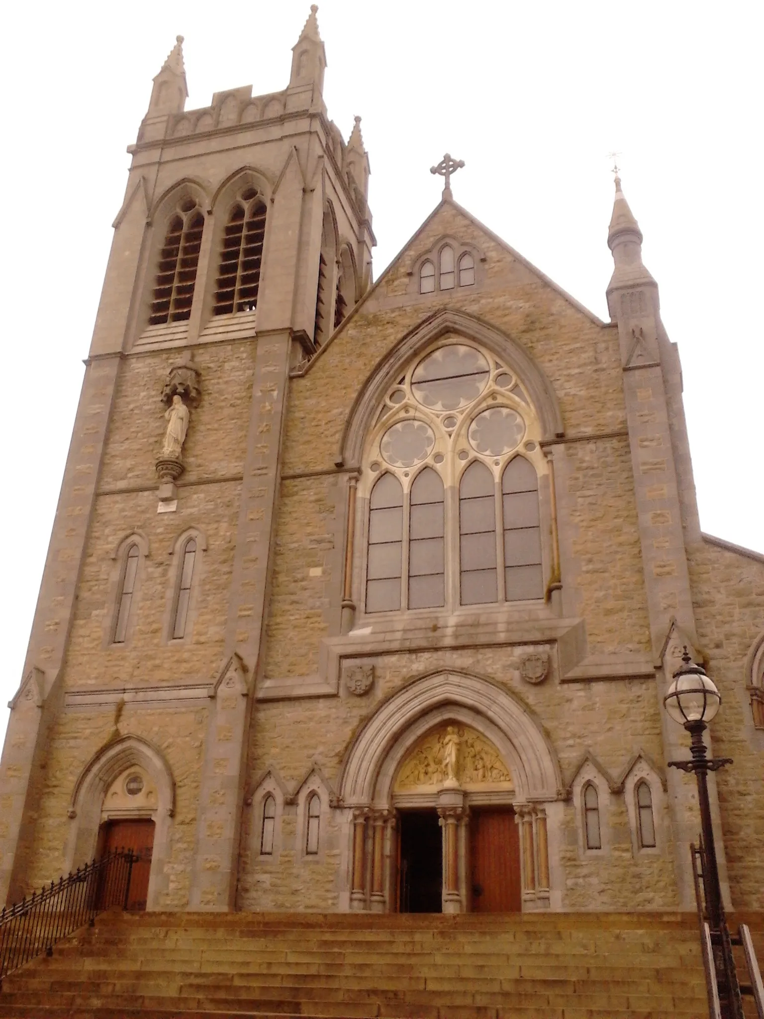 Photo showing: Front Façade - St Mary's Church in Carrick on Shannon, Ireland