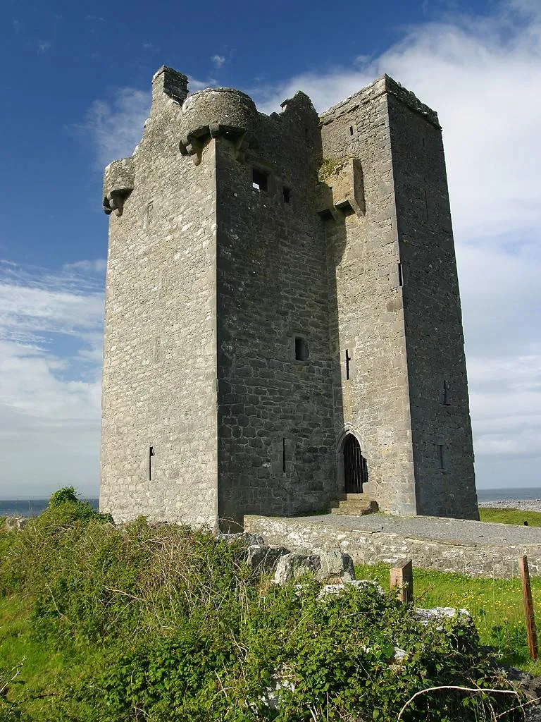 Photo showing: Gleninagh Castle, County Clare, Ireland