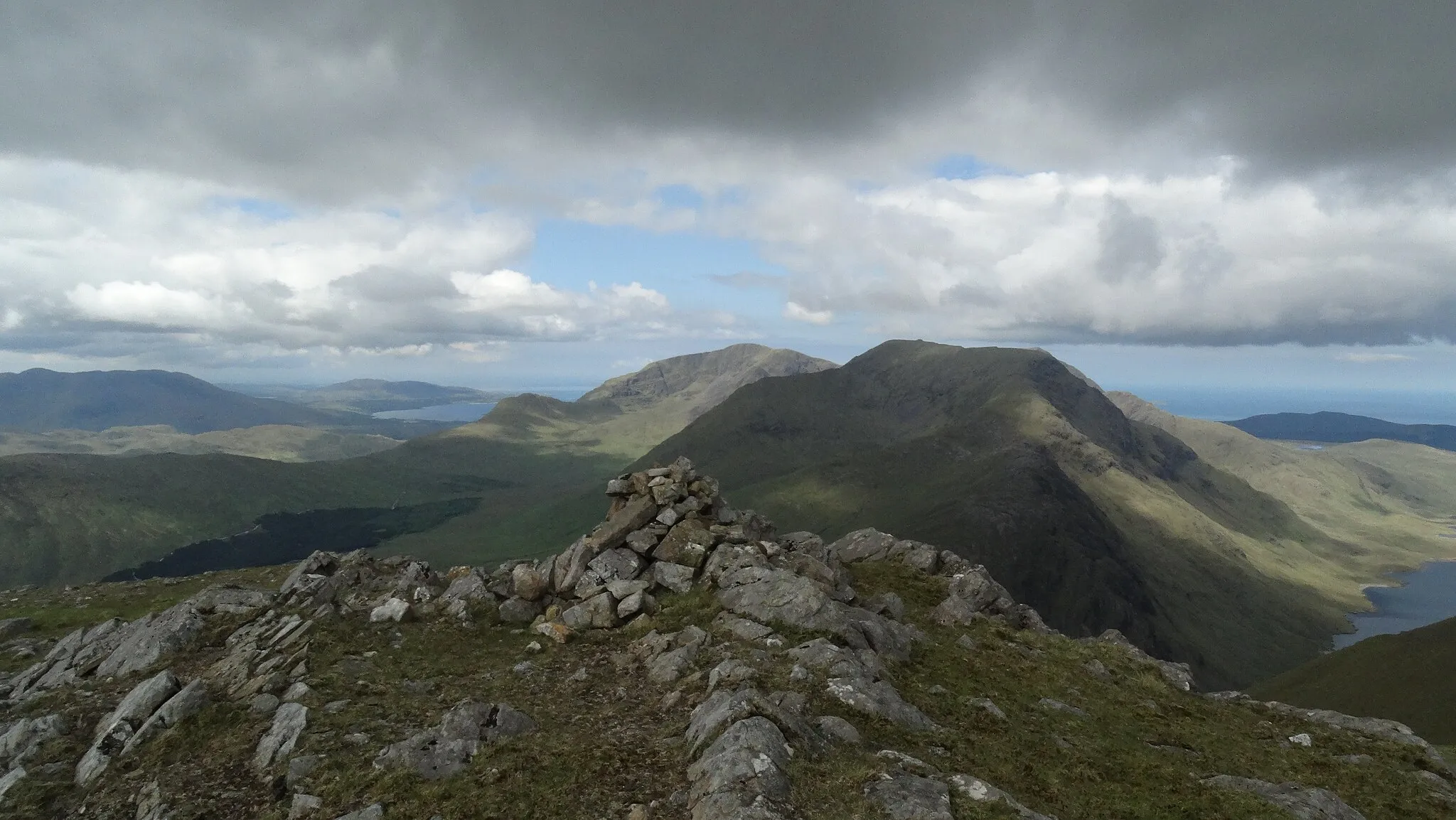 Photo showing: On the summit of Ben Creggan - view to Ben Lugmore & Mweelrea
