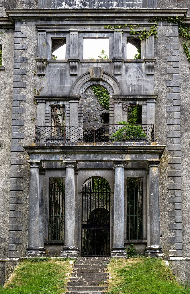 Photo showing: Ireland in Ruins: Moore Hall, Co. Mayo (2)