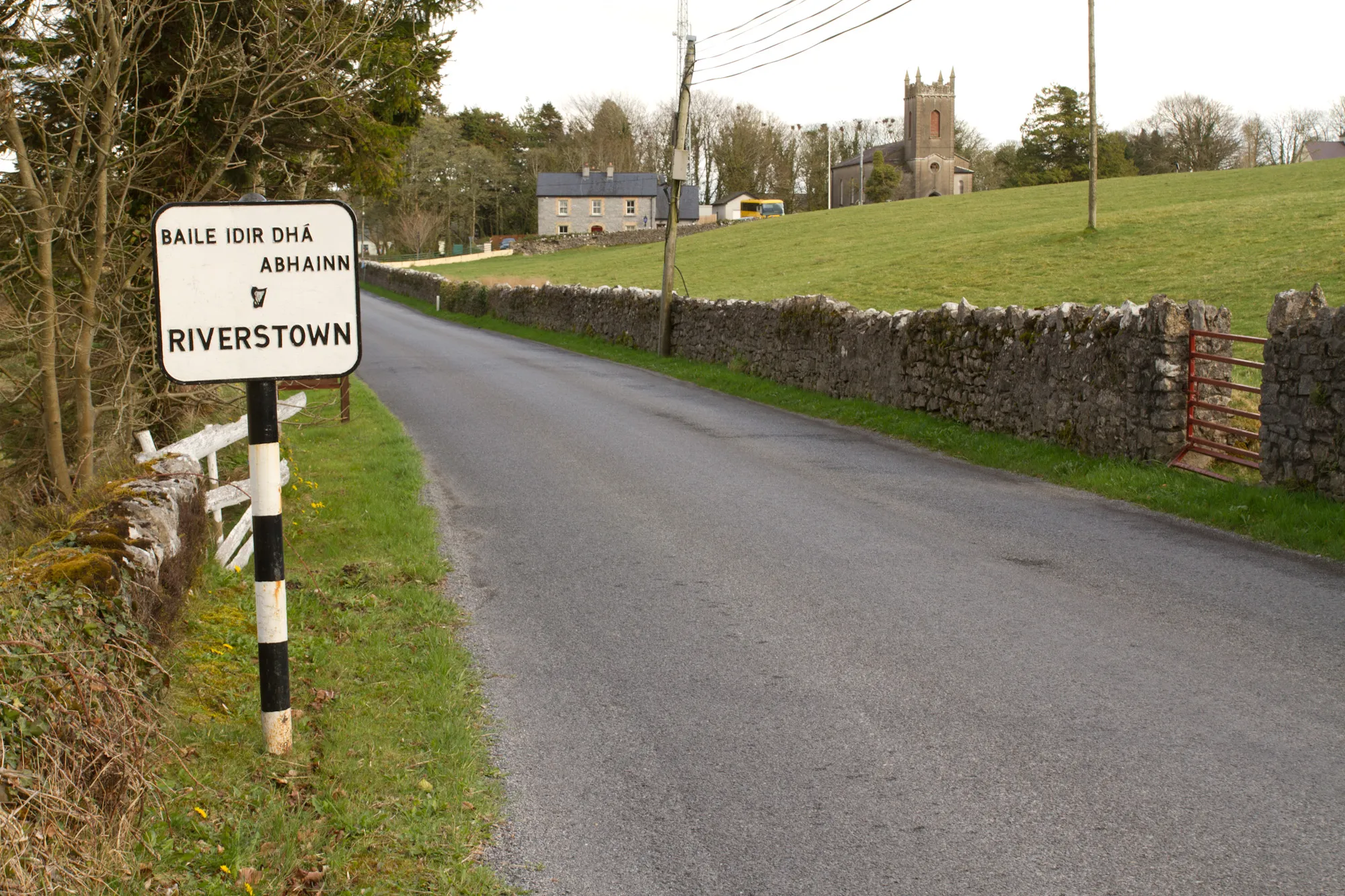 Photo showing: A road into Riverstown.