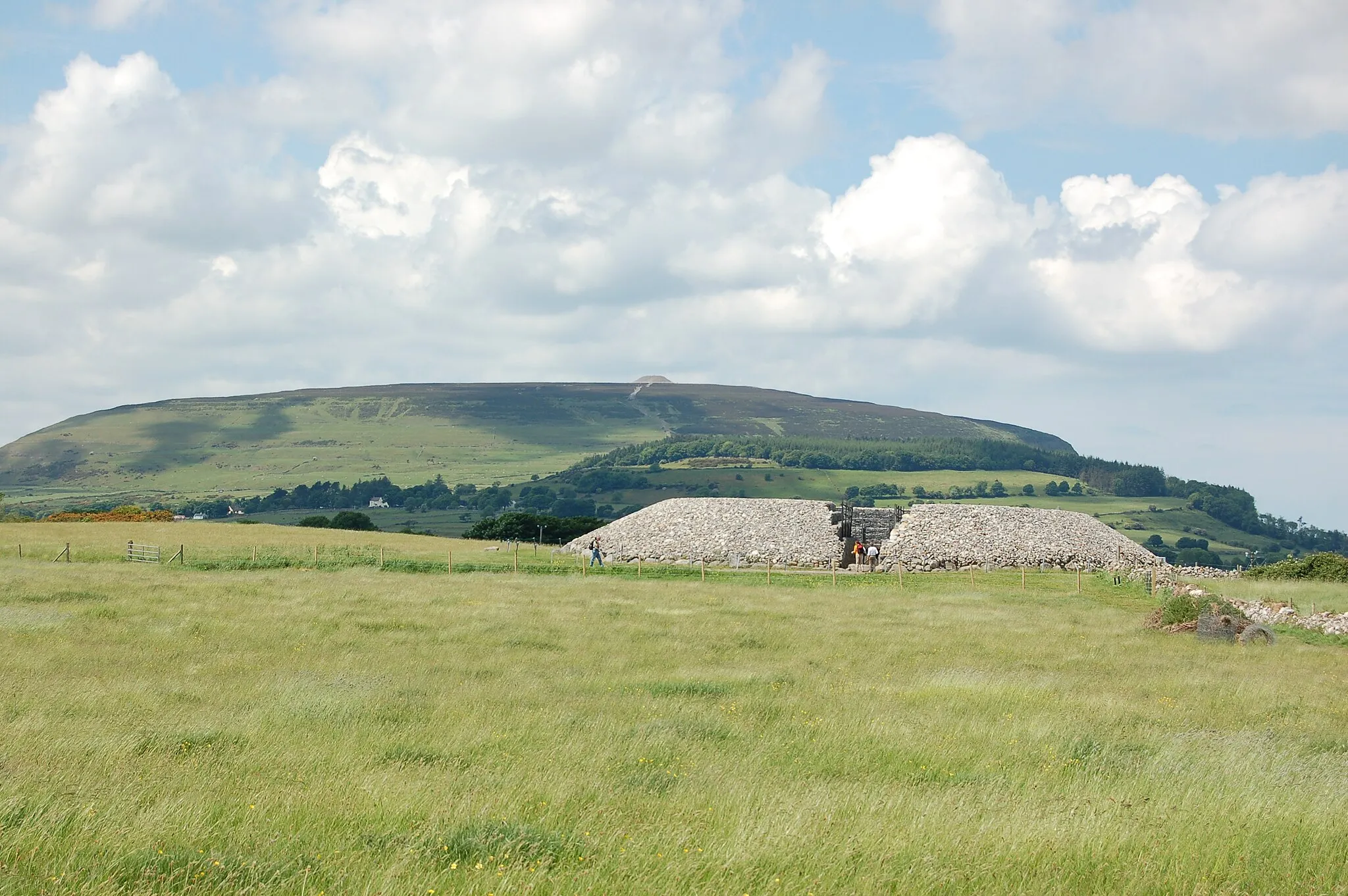 Photo showing: Listoghil, megalithic tomb (No.52, Listoghil) in Carrowmore, County Sligo in Ireland