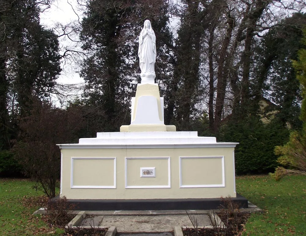 Photo showing: Statue, St Patricks Church grounds, Garrafrauns