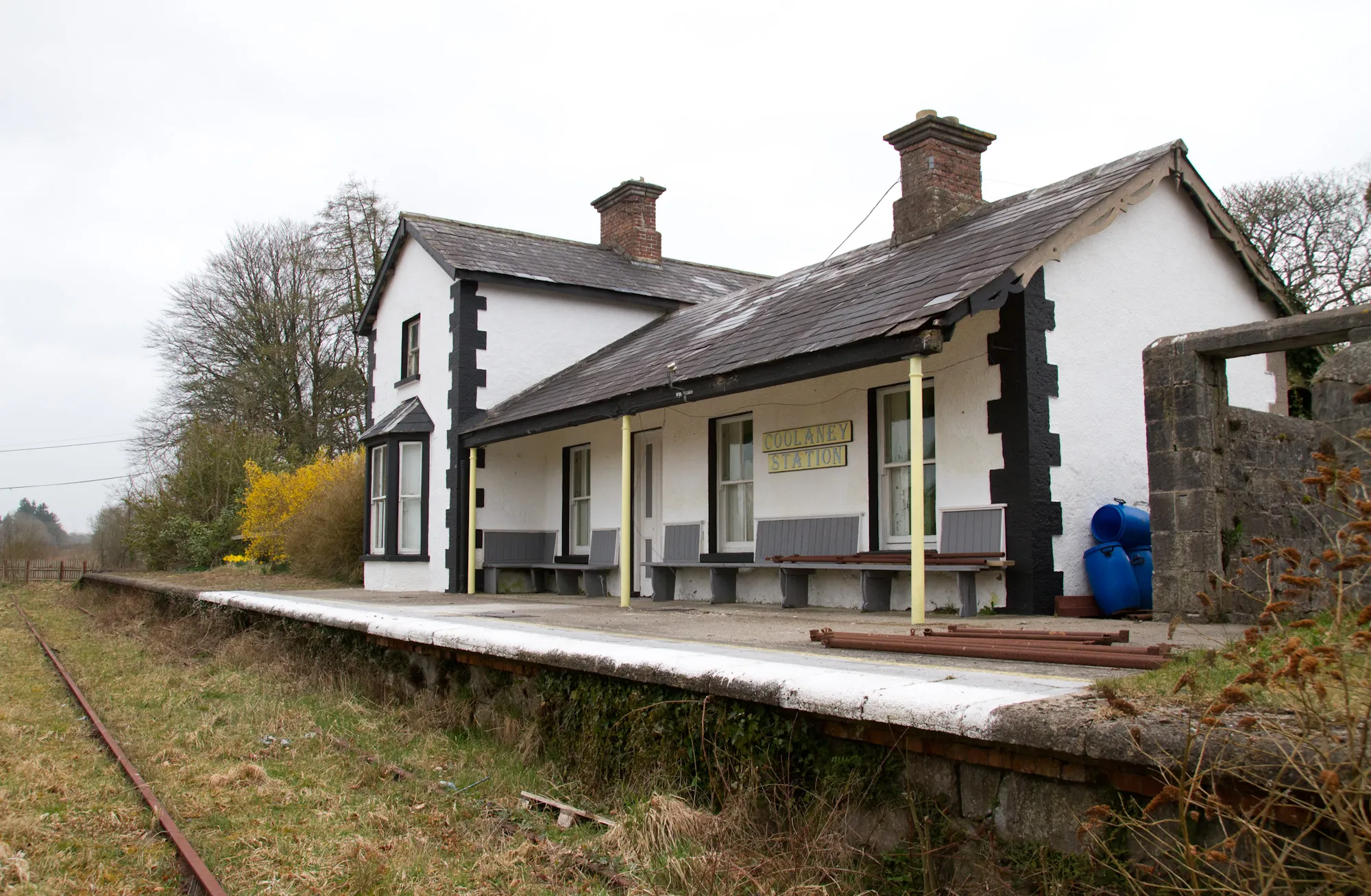 Photo showing: The railway station at Coolaney. The line and station and no longer in use. Part of the Western Railway Corridor.