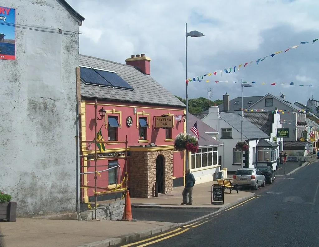 Photo showing: Bay View Bar,  Lower Main Street, An Clochan Liath/Dungloe