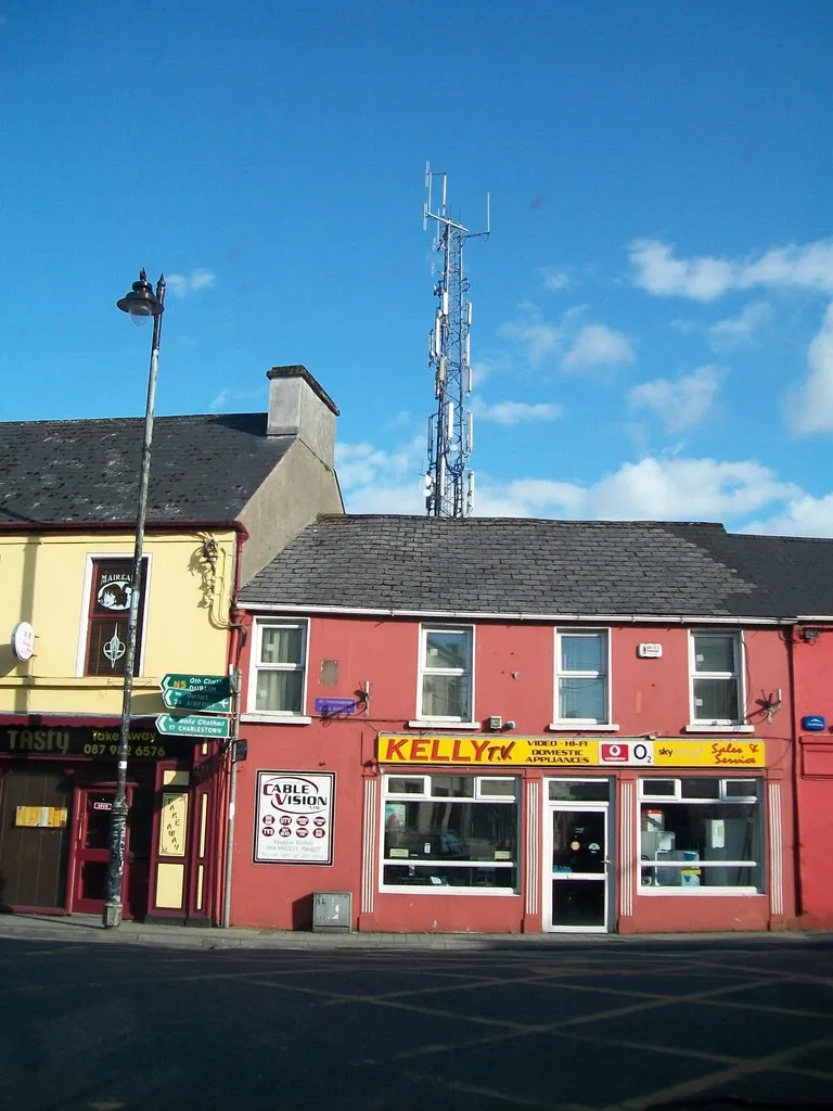 Photo showing: Shops on Main Street, Ballaghaderreen