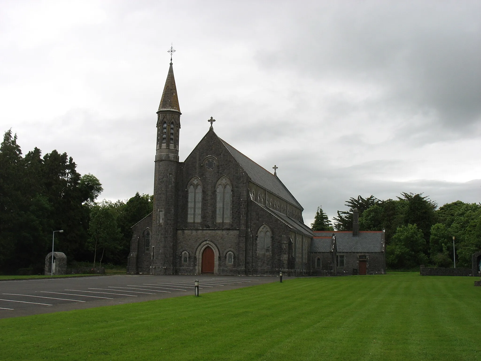 Photo showing: Loughglinn church