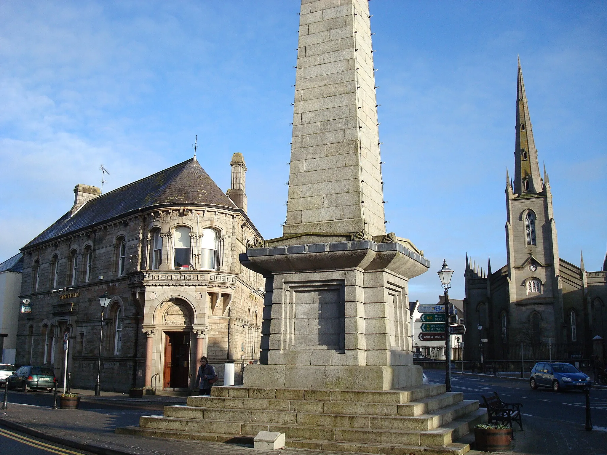 Photo showing: View of Church Square, Monaghan Town, with St Patrick's, the Monaghan Parish Church in the background