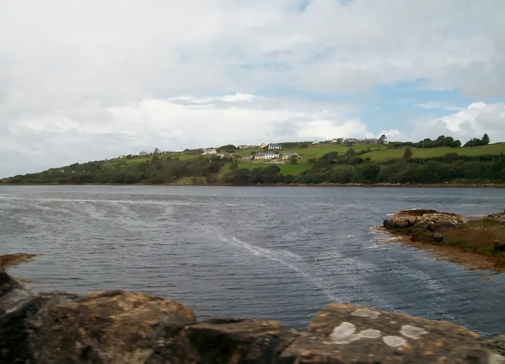 Photo showing: An inlet of the Gweebarra River from the N56