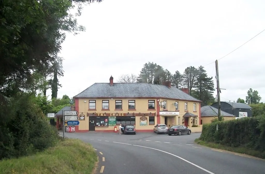 Photo showing: The Cross Public House at Clondergan