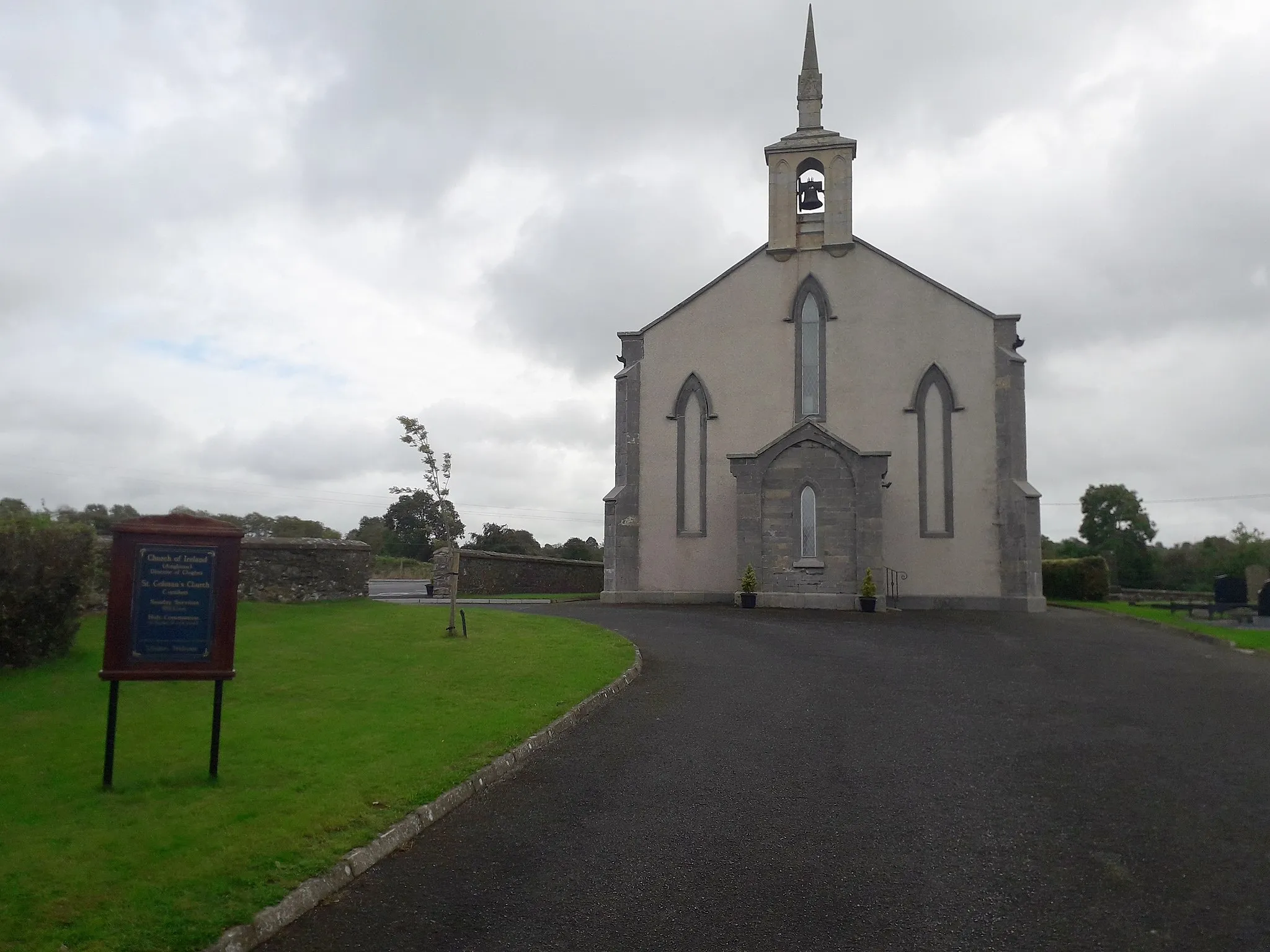 Photo showing: Clontibret, St Coleman's Church.