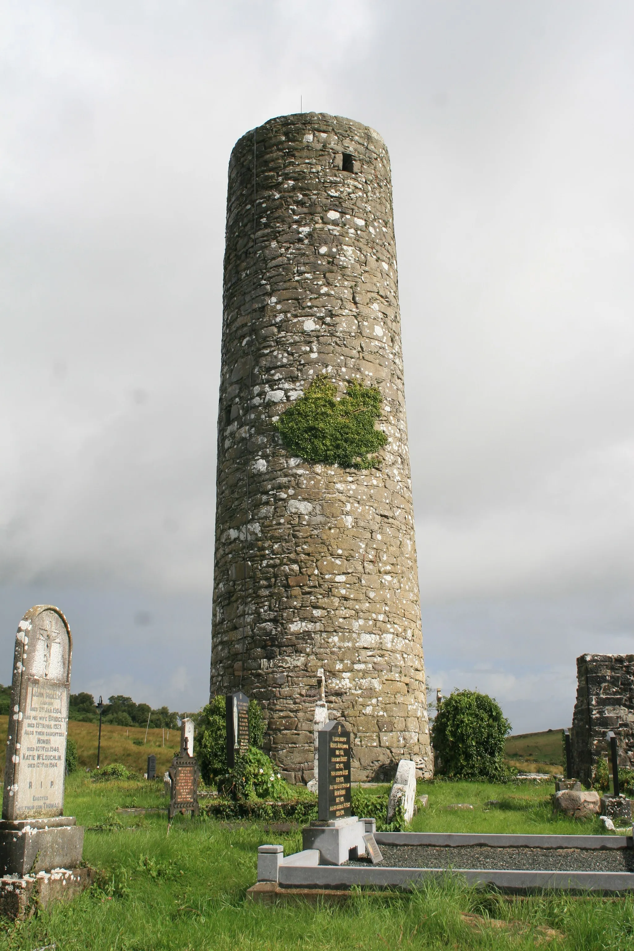 Photo showing: Aghagower, County Mayo, Ireland

Round tower of the monastic site at Aghagower
