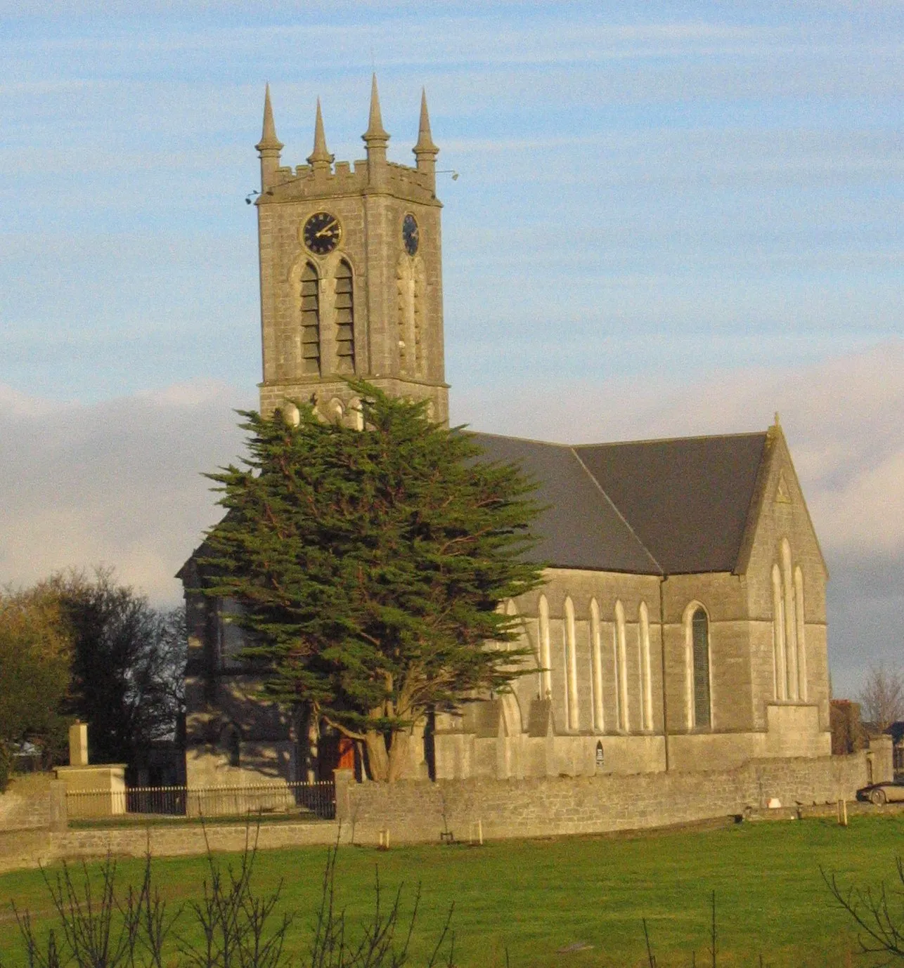 Photo showing: Church in Ballinasloe, County Galway, Ireland.

Photo by user:Tournesol