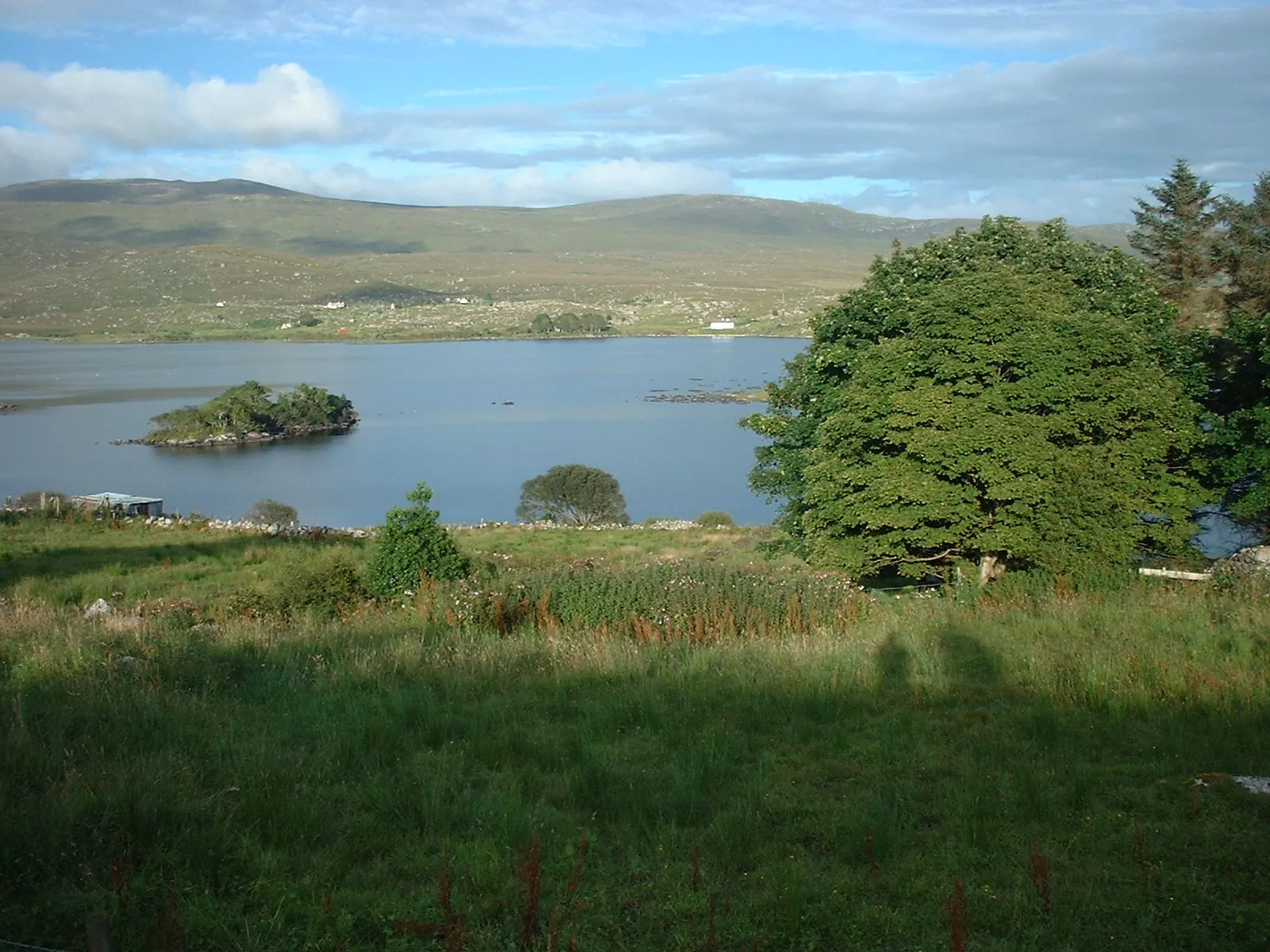 Photo showing: Loughanure is a lake, and a village named after it, in the Rosses, County Donegal, Ireland