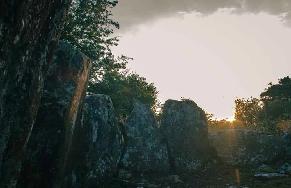 Photo showing: Cohaw megalithic tomb photographed from inside the main chamber at sunset.