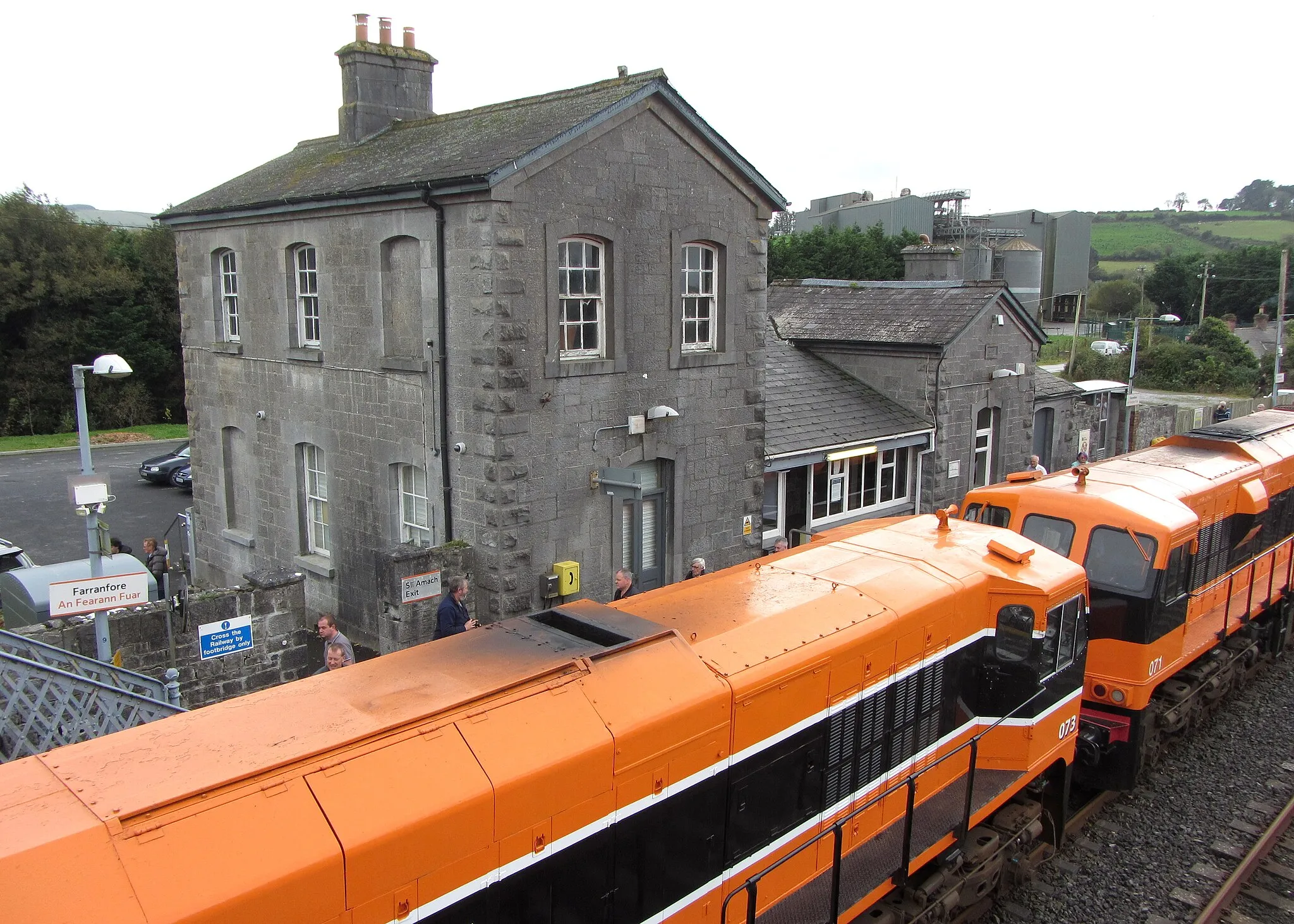 Photo showing: Farranfore station building