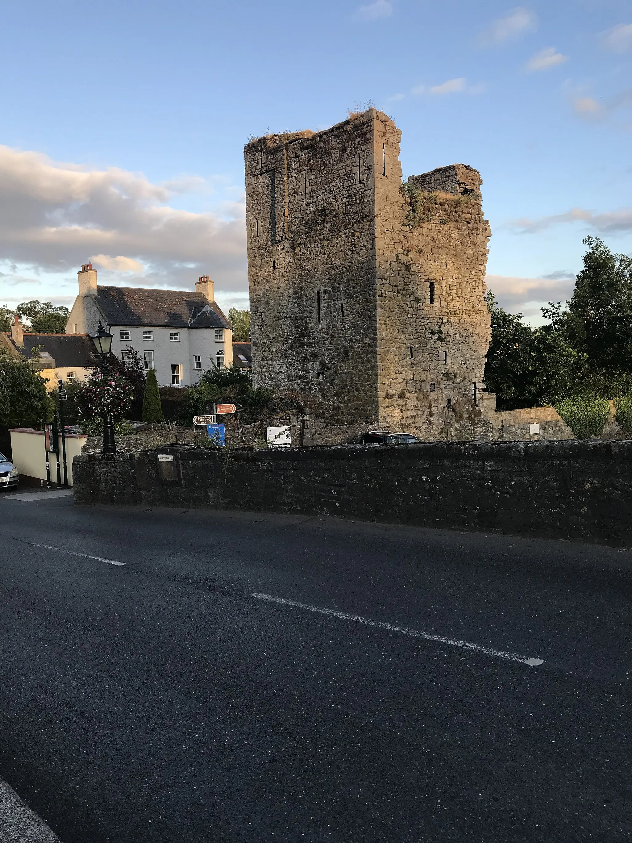 Photo showing: Leighlinbridge Castle.