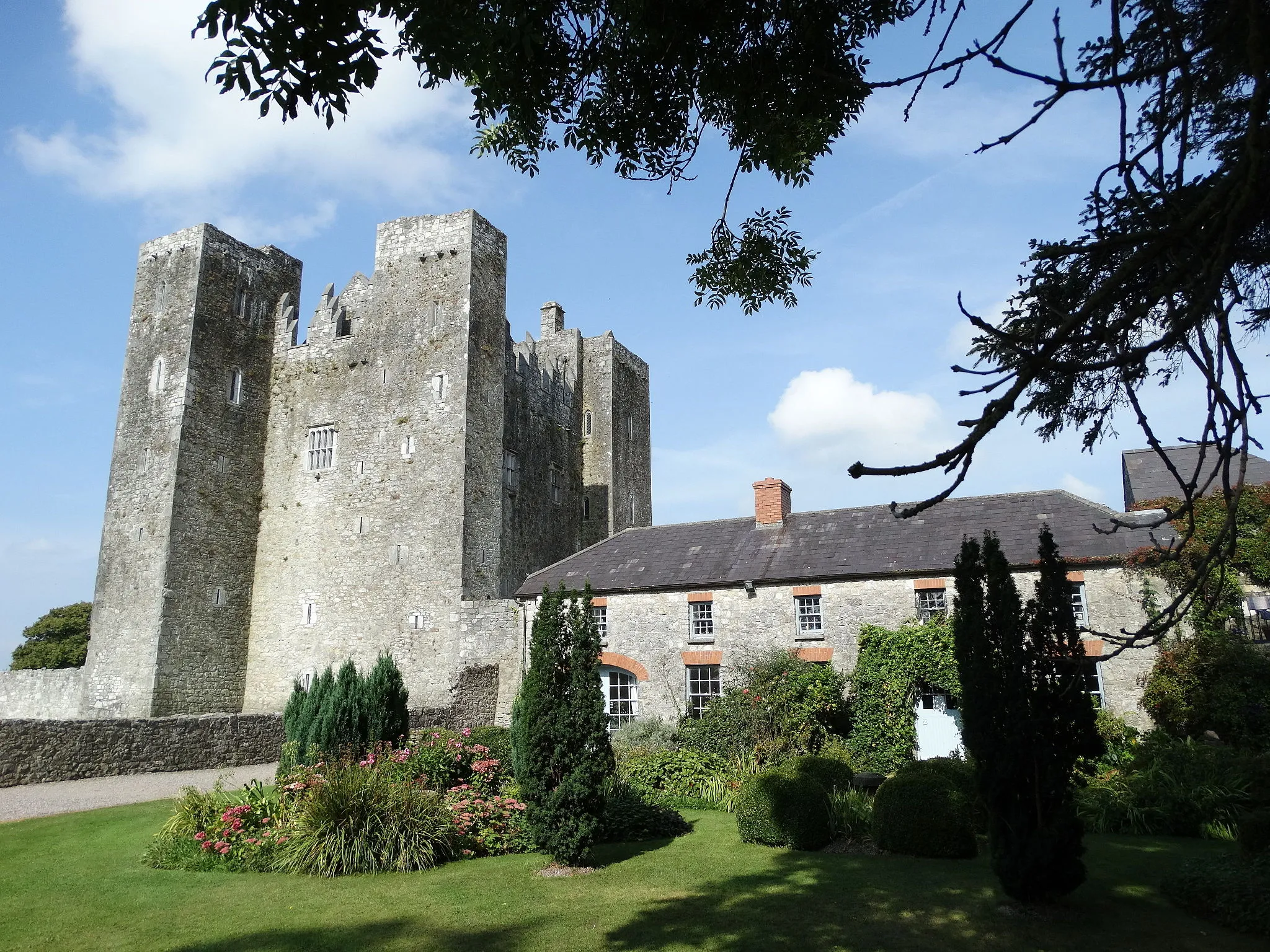 Photo showing: Barryscourt Castle