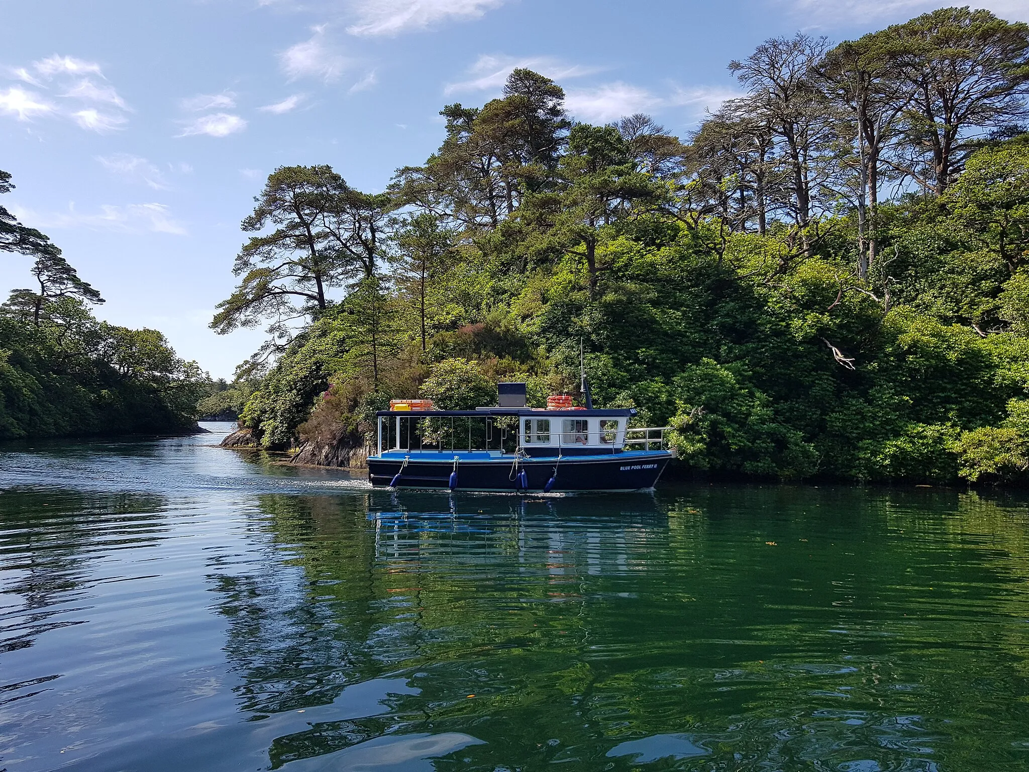 Photo showing: Garnish Island Ferry at Blue Pool, Glengariff, Co. Cork