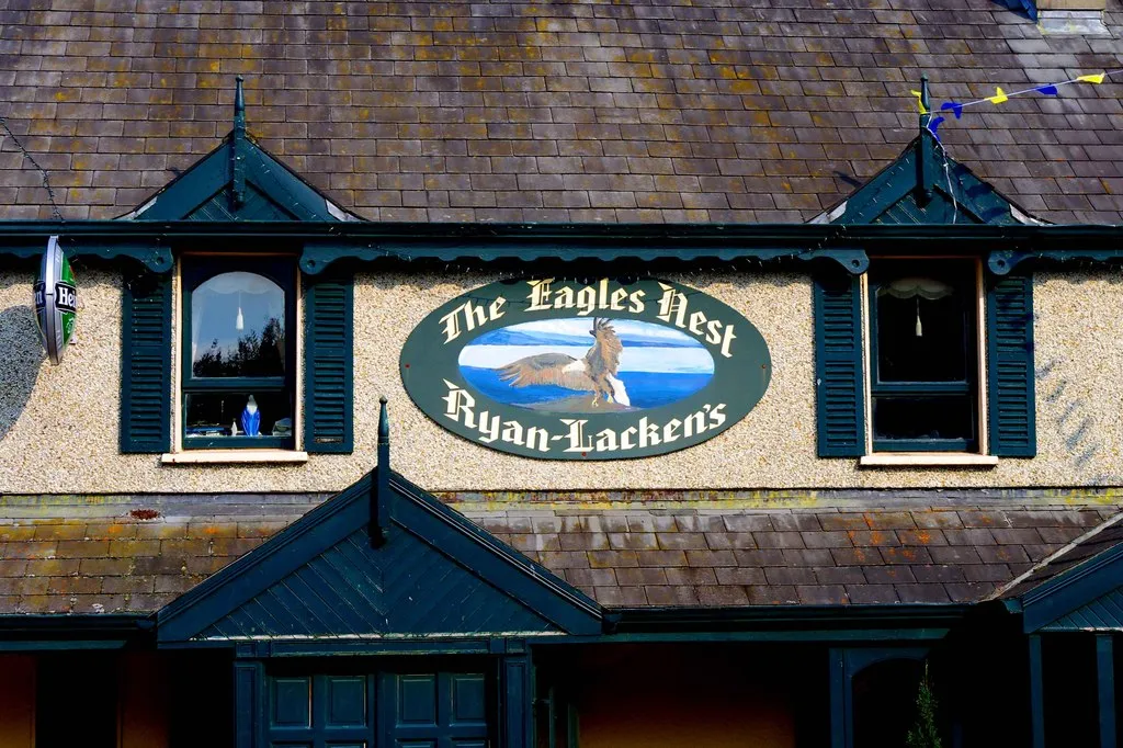 Photo showing: Ryan-Lacken's The Eagles Nest (2) - sign, Dolla